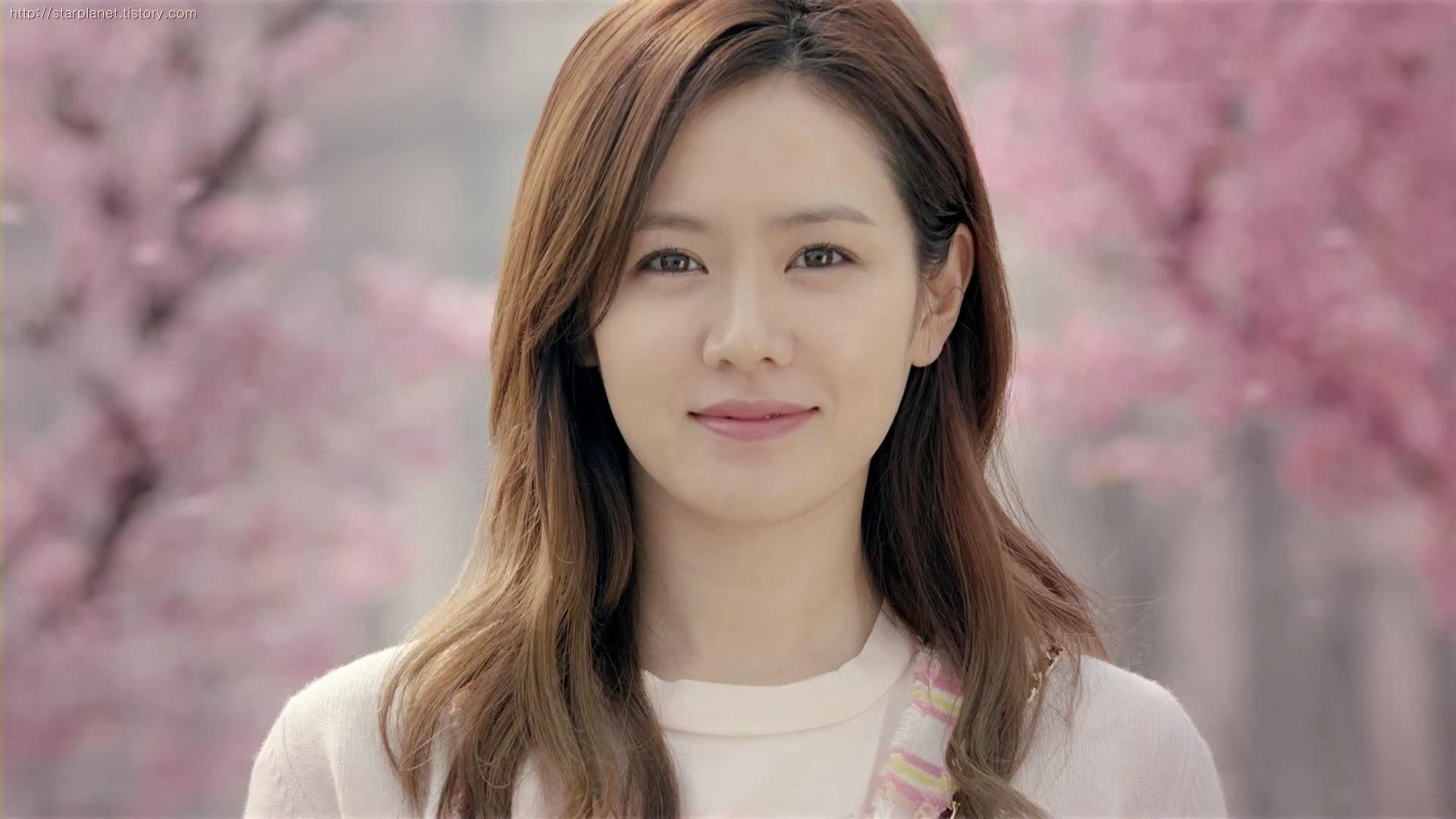 son ye jin cute korean girl actress wallpaper high resolution i oa