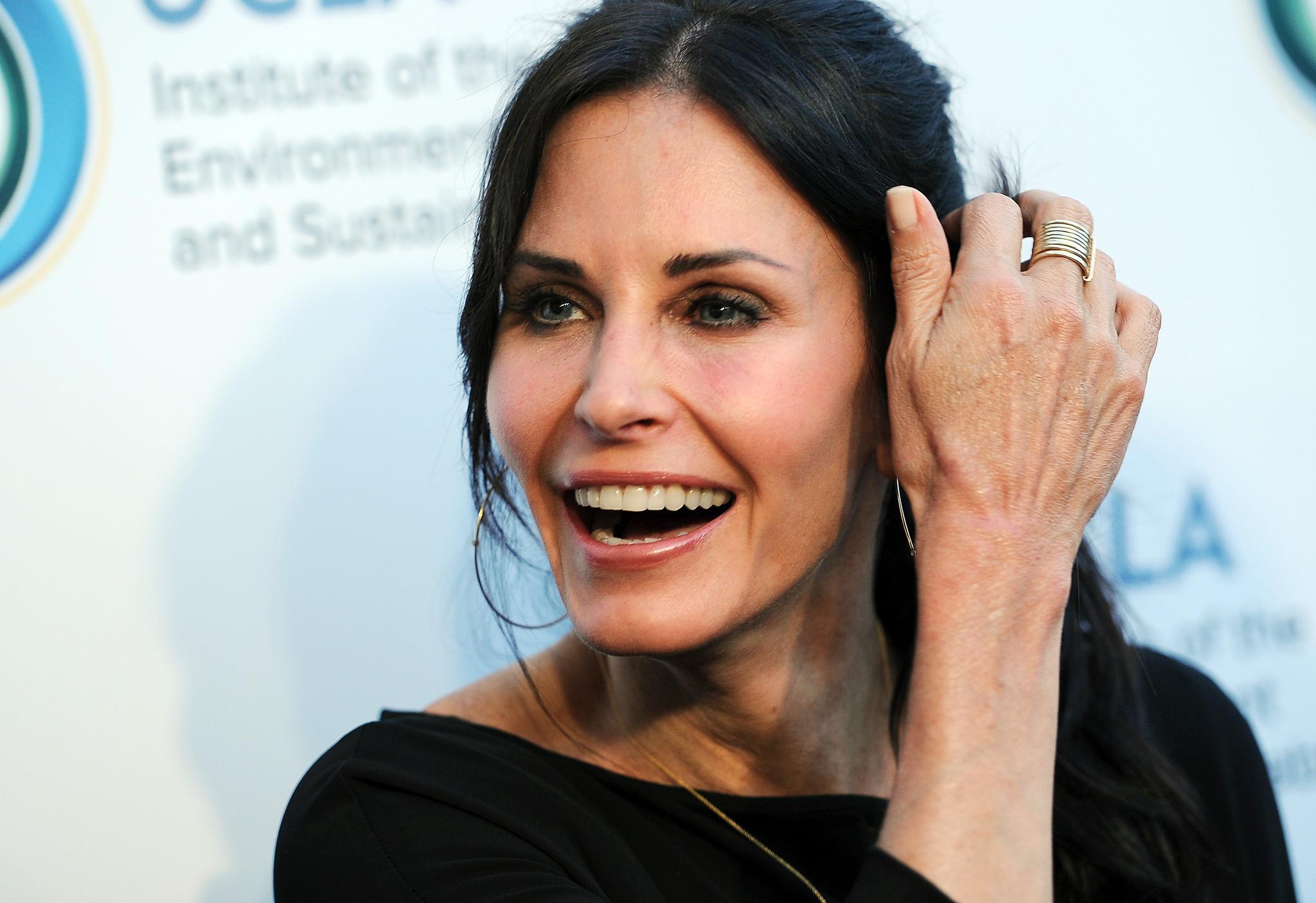 HD Courteney Cox Wallpaper