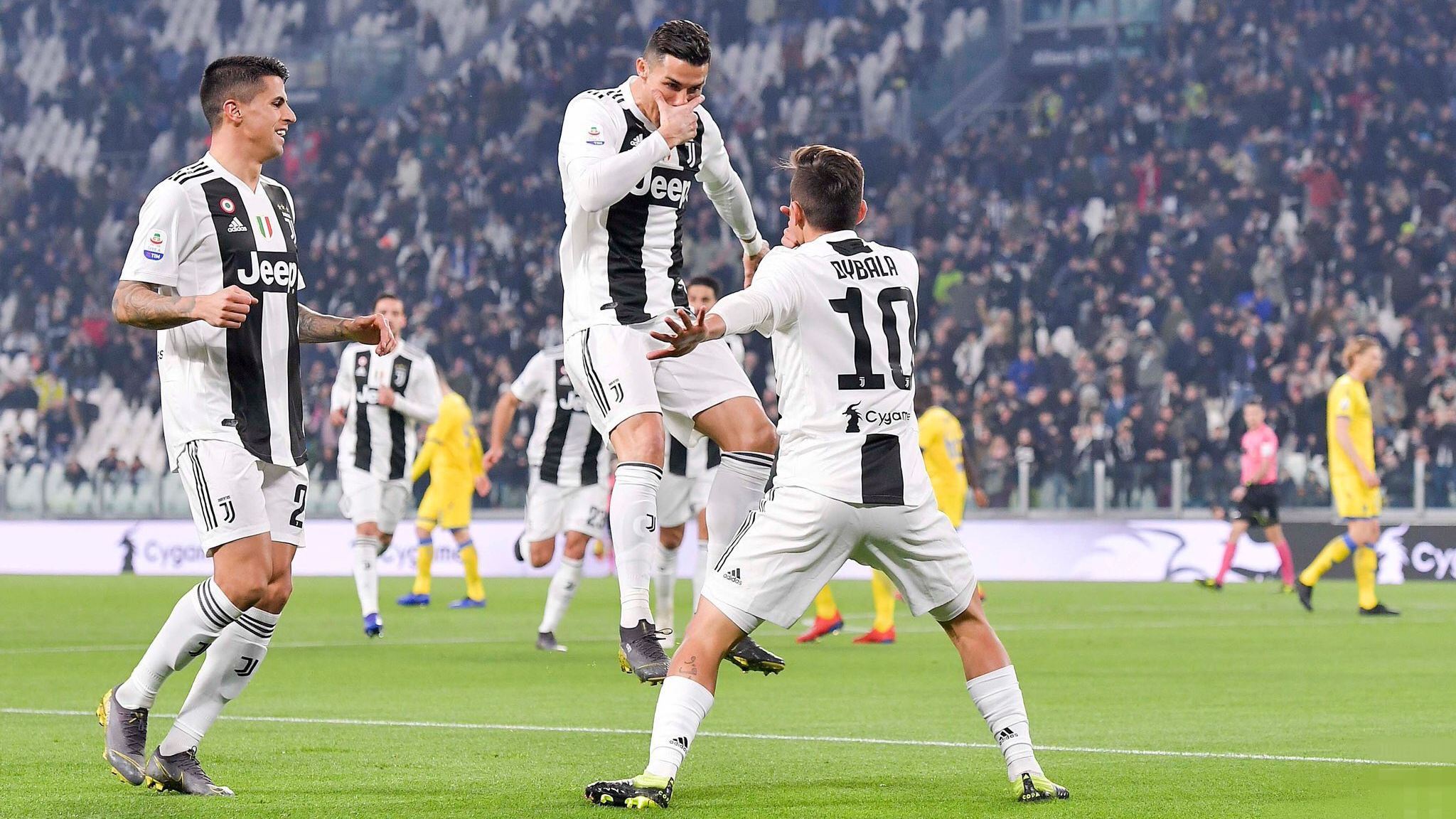 Paulo Dybala & Cristiano Ronaldo celebrate the Portuguese's goal as