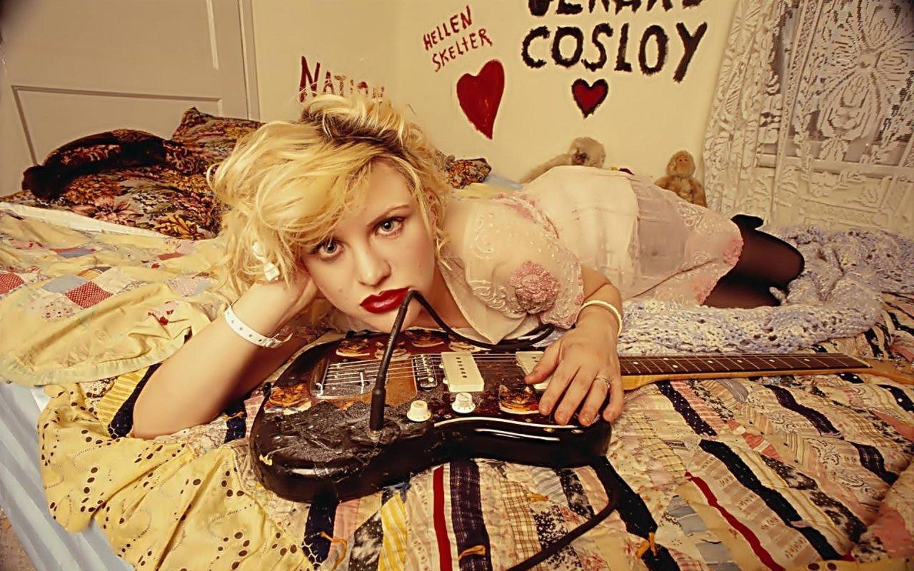 Former “Fag Hag” Courtney Love Owes Her Success To Drag Queens / Queerty