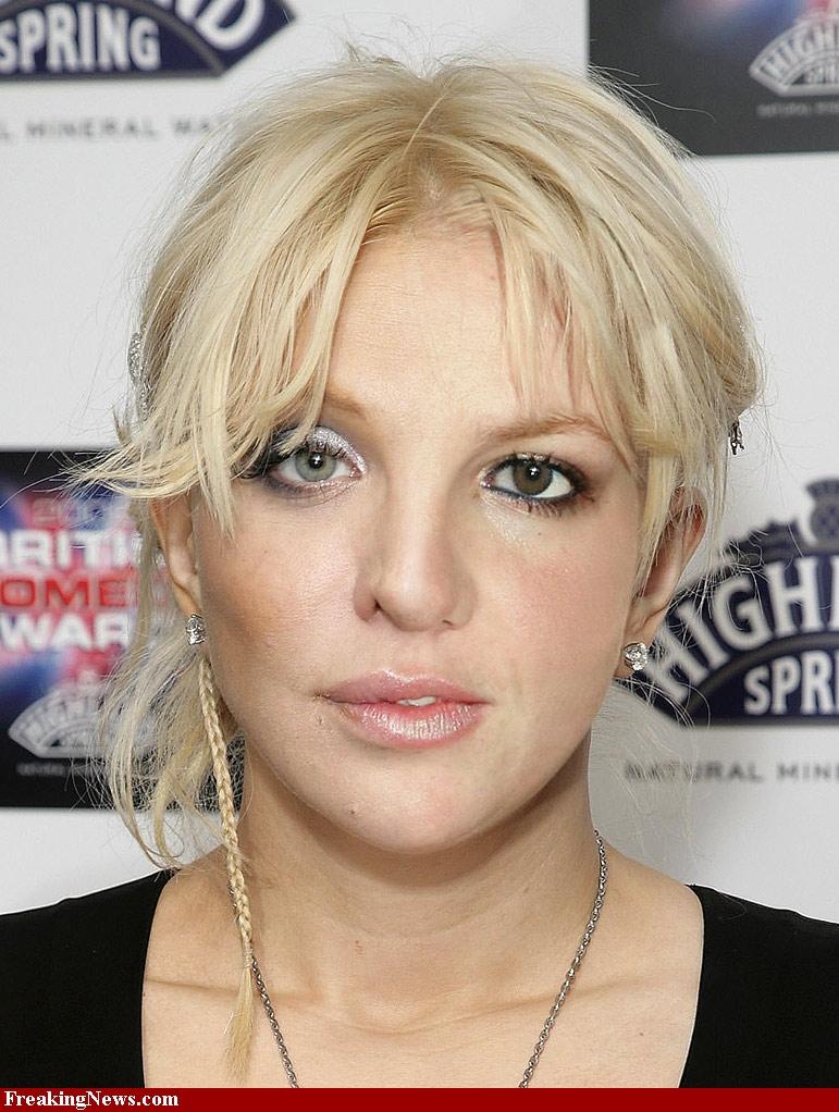 Courtney Love Eye Color