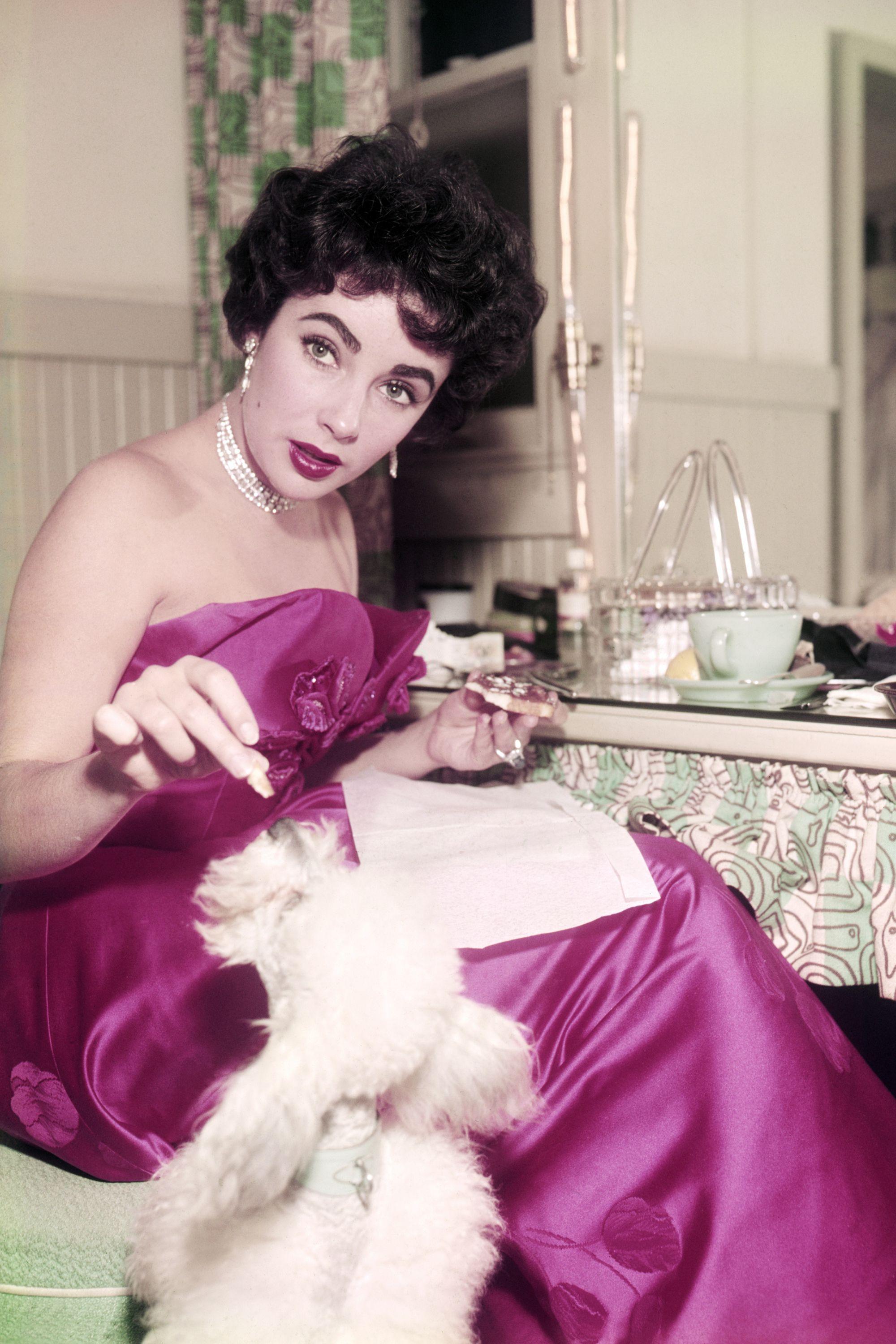 Vintage Elizabeth Taylor Photo and Style Taylor's Birthday