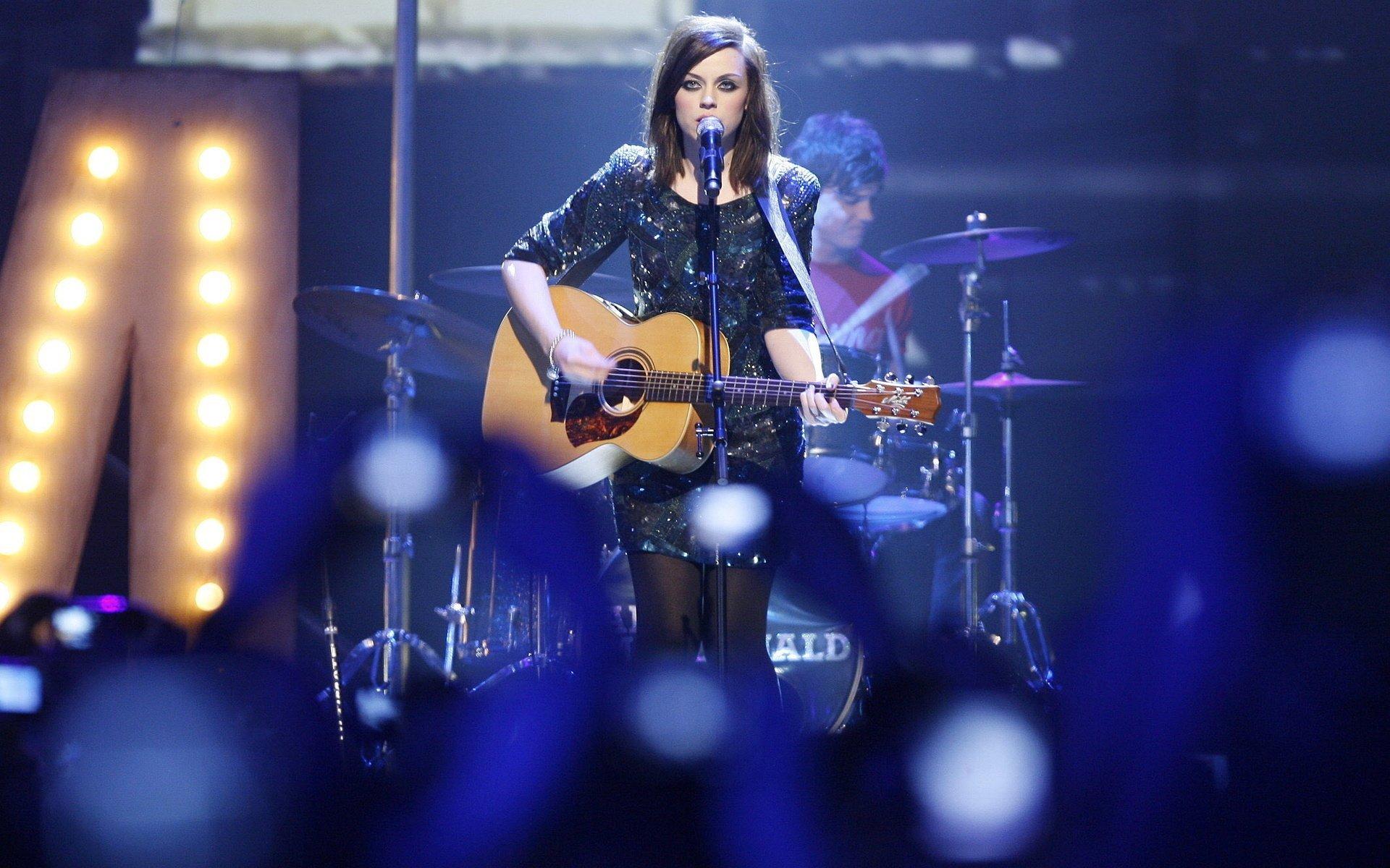 amy macdonald singer girl concerto guitars dress HD wallpaper