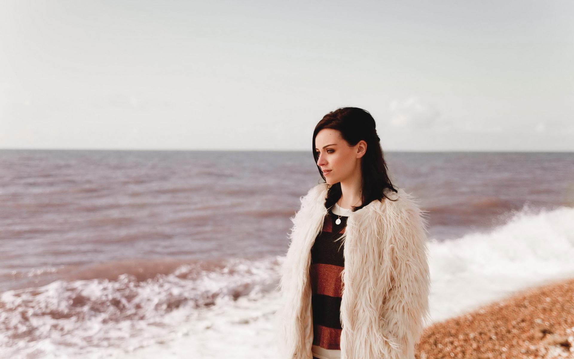 Amy macdonald singer wallpaperx1200