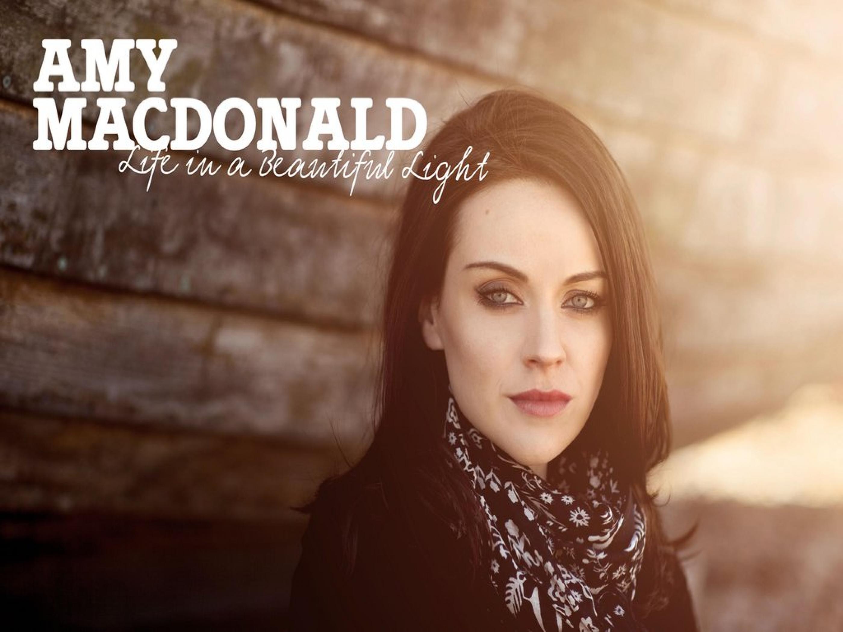 Amy macdonald this is the life перевод. Dianne Xandria. Dianne van Giersbergen в купальнике. Dianne van Giersbergen спиной.