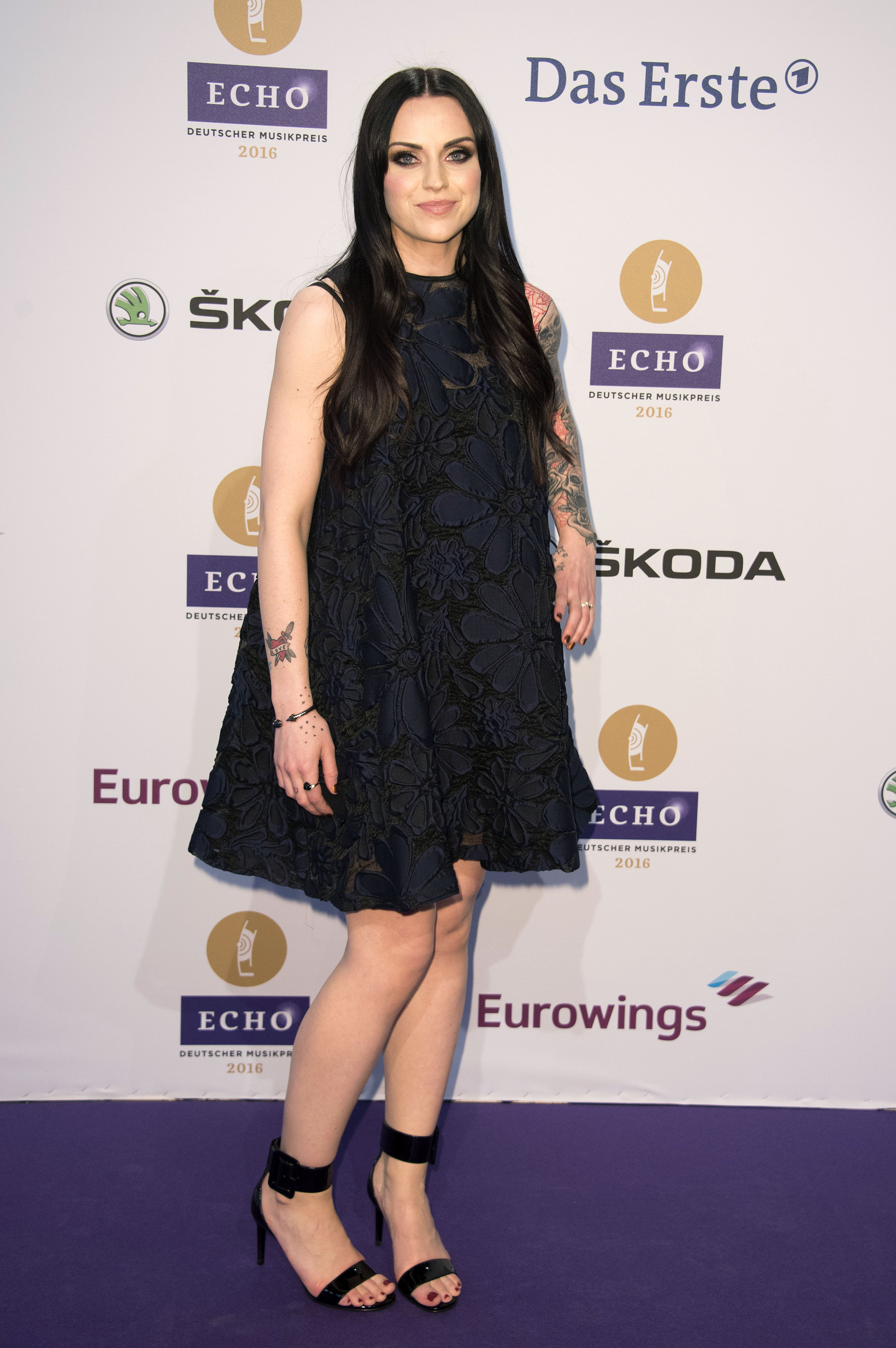 Amy Macdonald Legs Wallpaper Picture