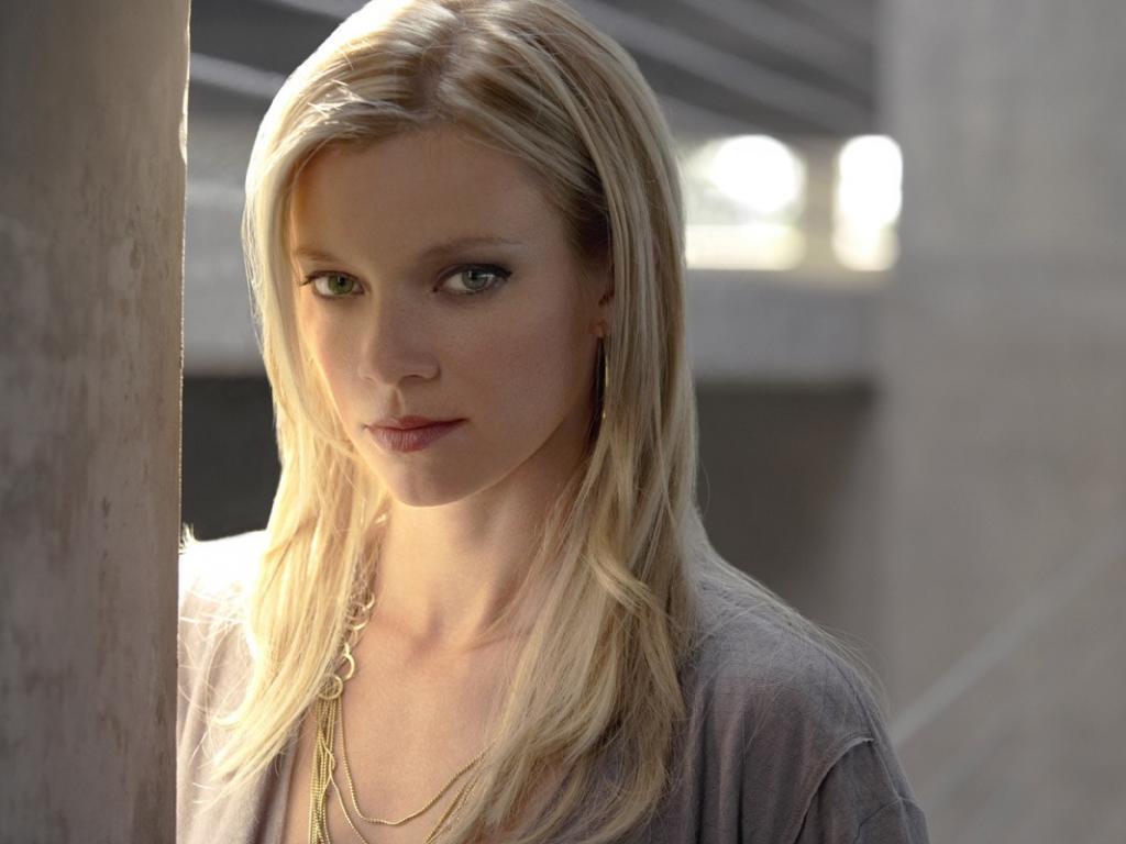 Amy Smart Wallpapers 13.