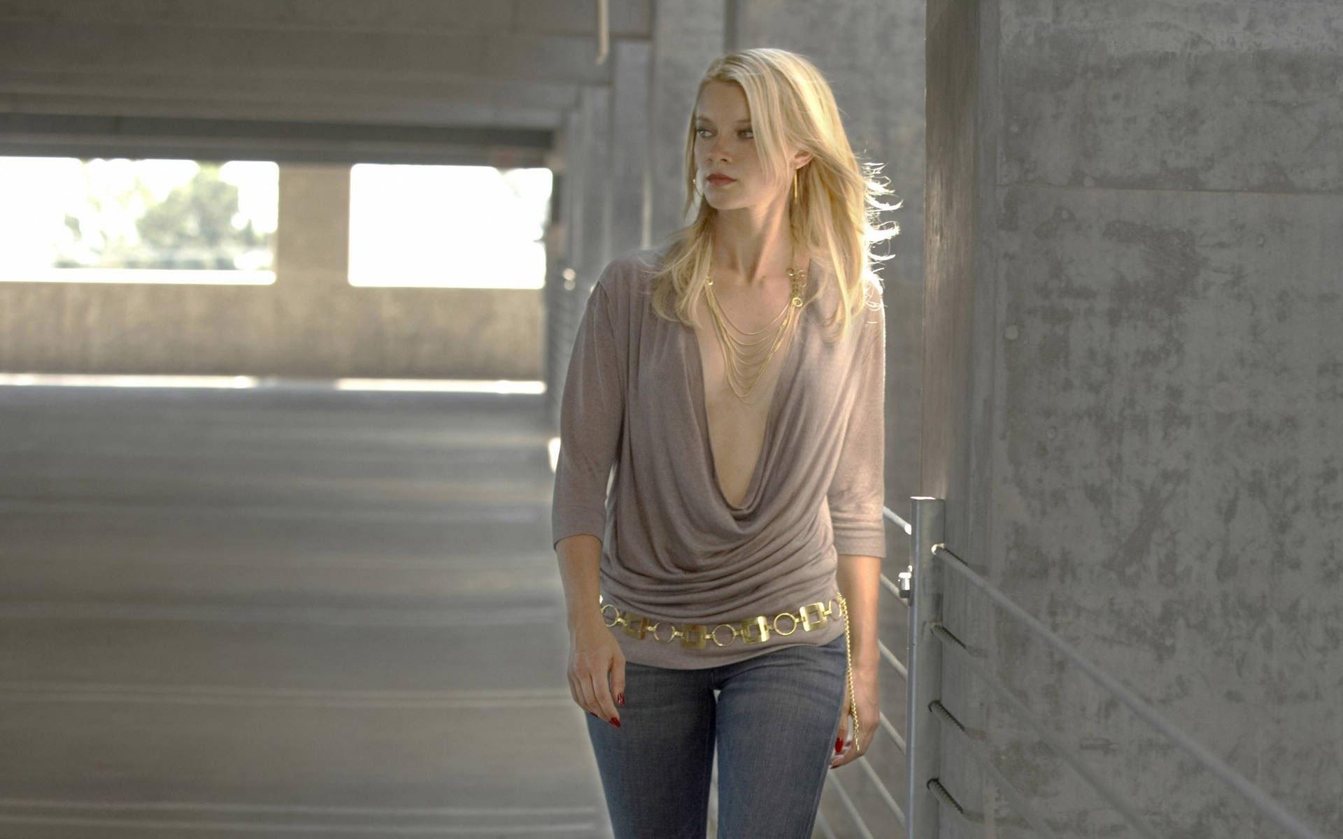 amy smart wallpaper