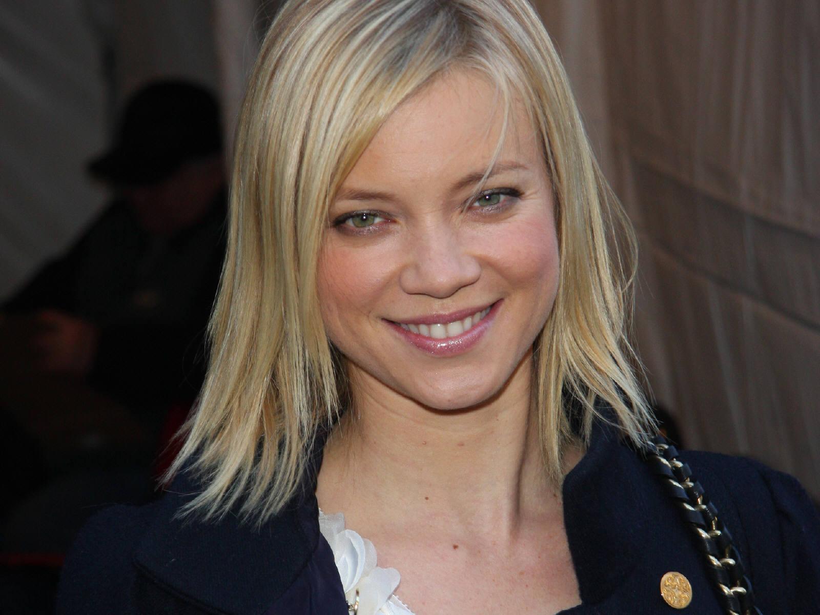 Amy Smart Wallpapers.