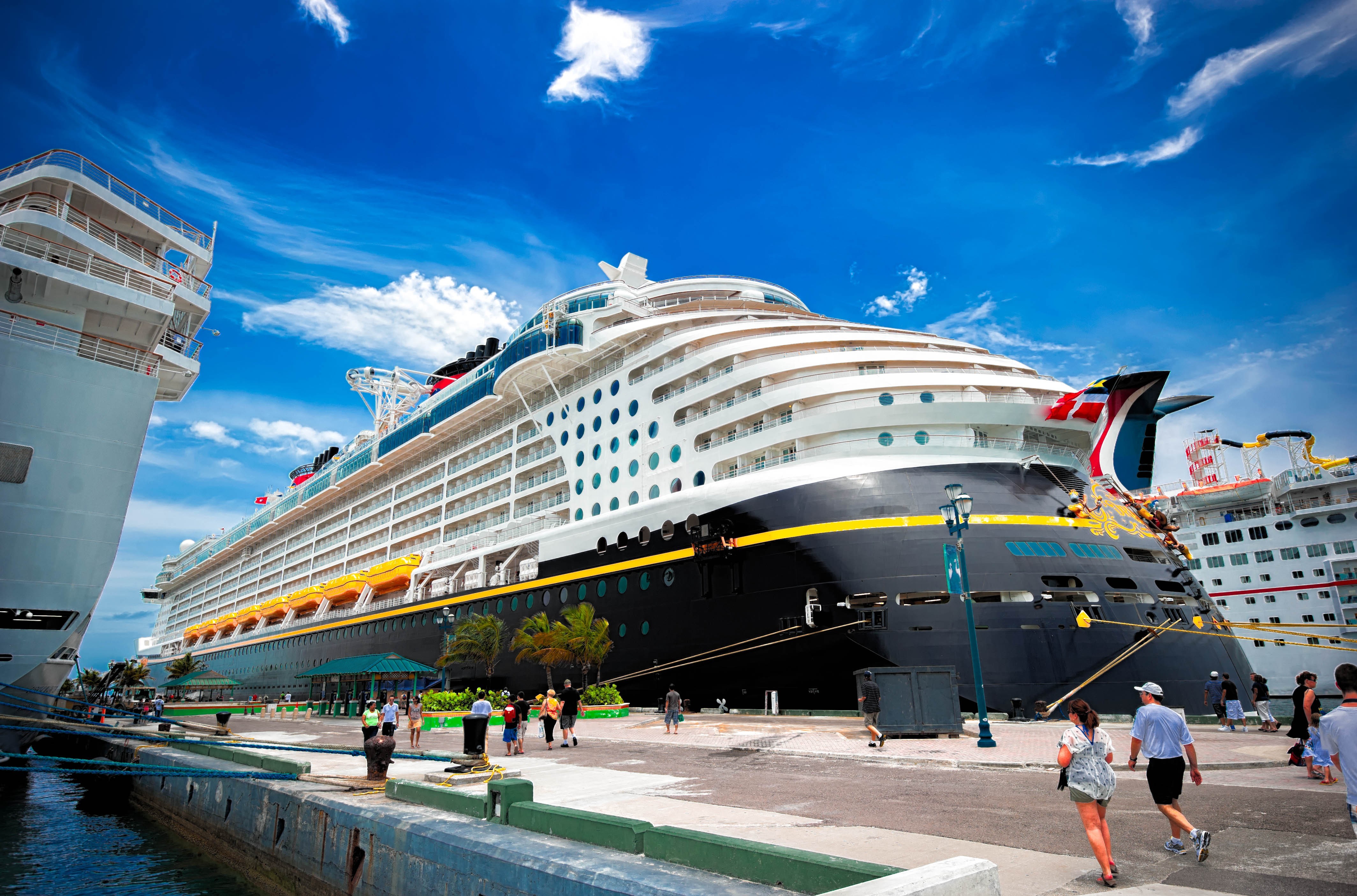 Cruise Ships HD Wallpaper and Background Image