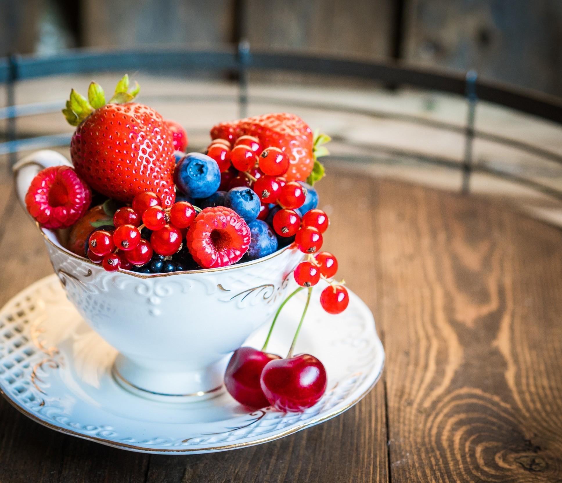 Download 1936x1664 Berries, Fruits, Bowl, Currants Wallpaper