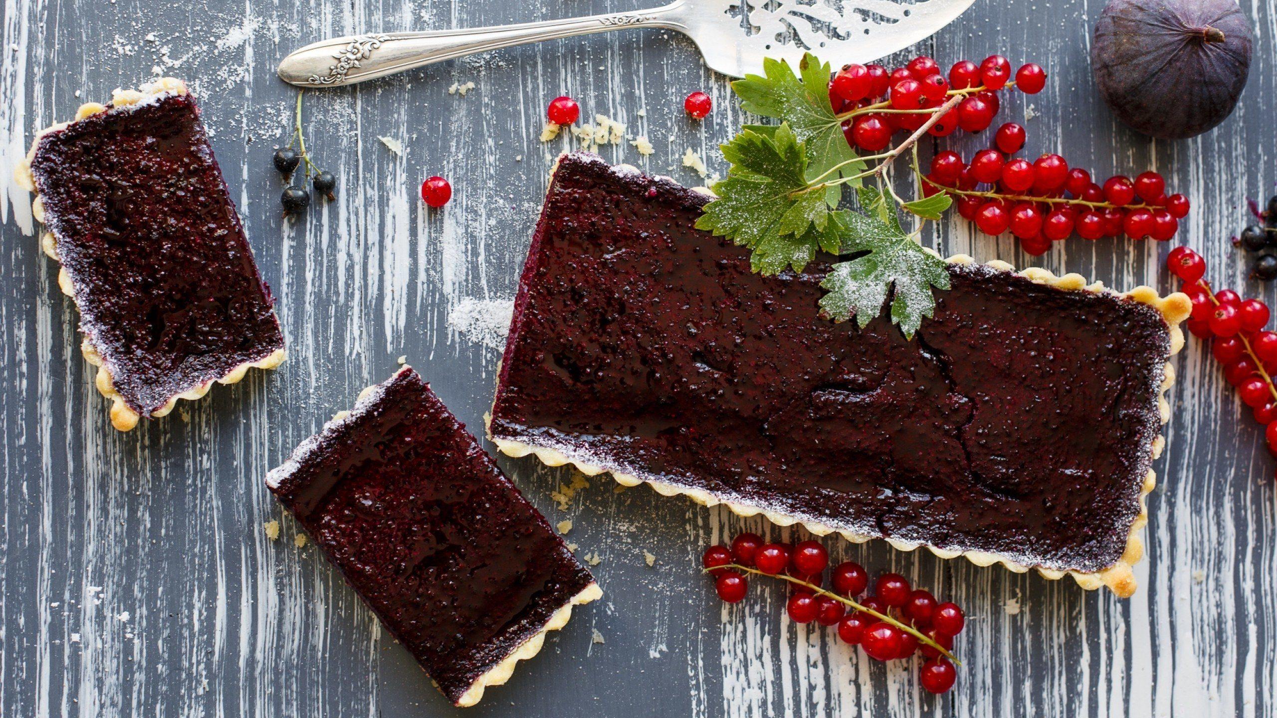 Cake Pastries Figs Red Currants Wallpaper Wallpaper Stock