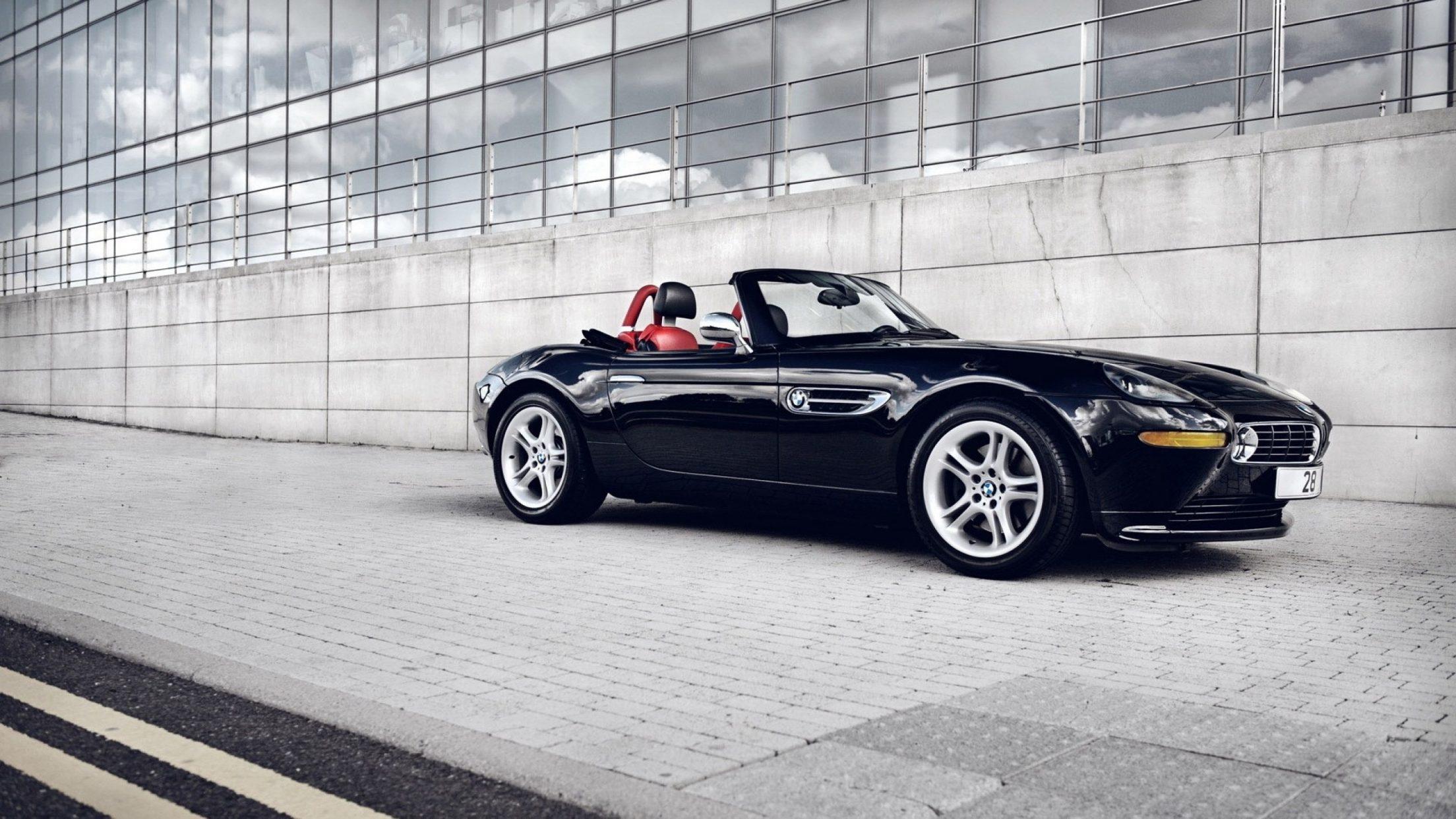 HD Wallpaper Of A Black BMW Z8 [Viewed From The Side]