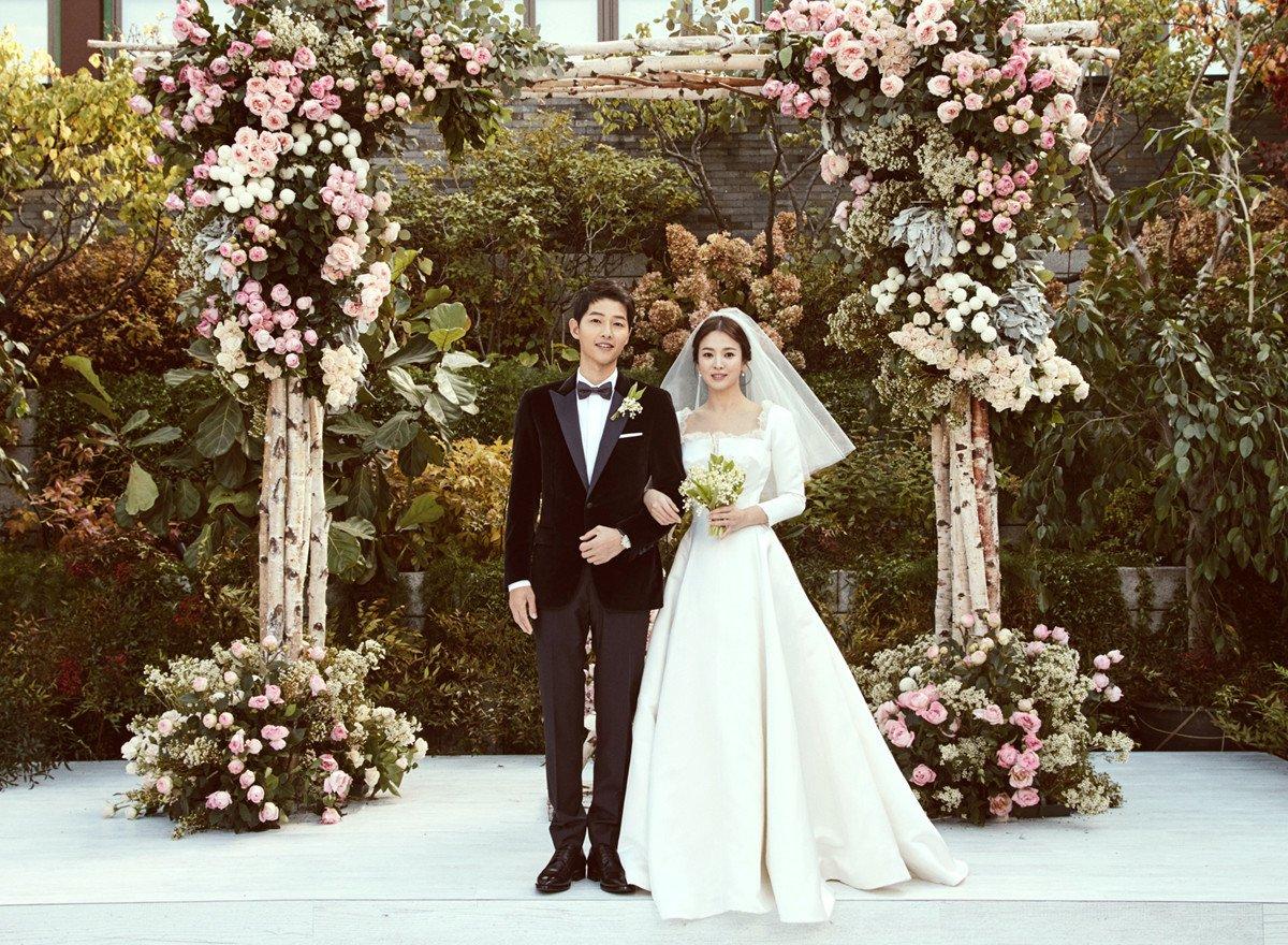 Song Joong Ki And Song Hye Kyo Release Gorgeous Wedding Photo