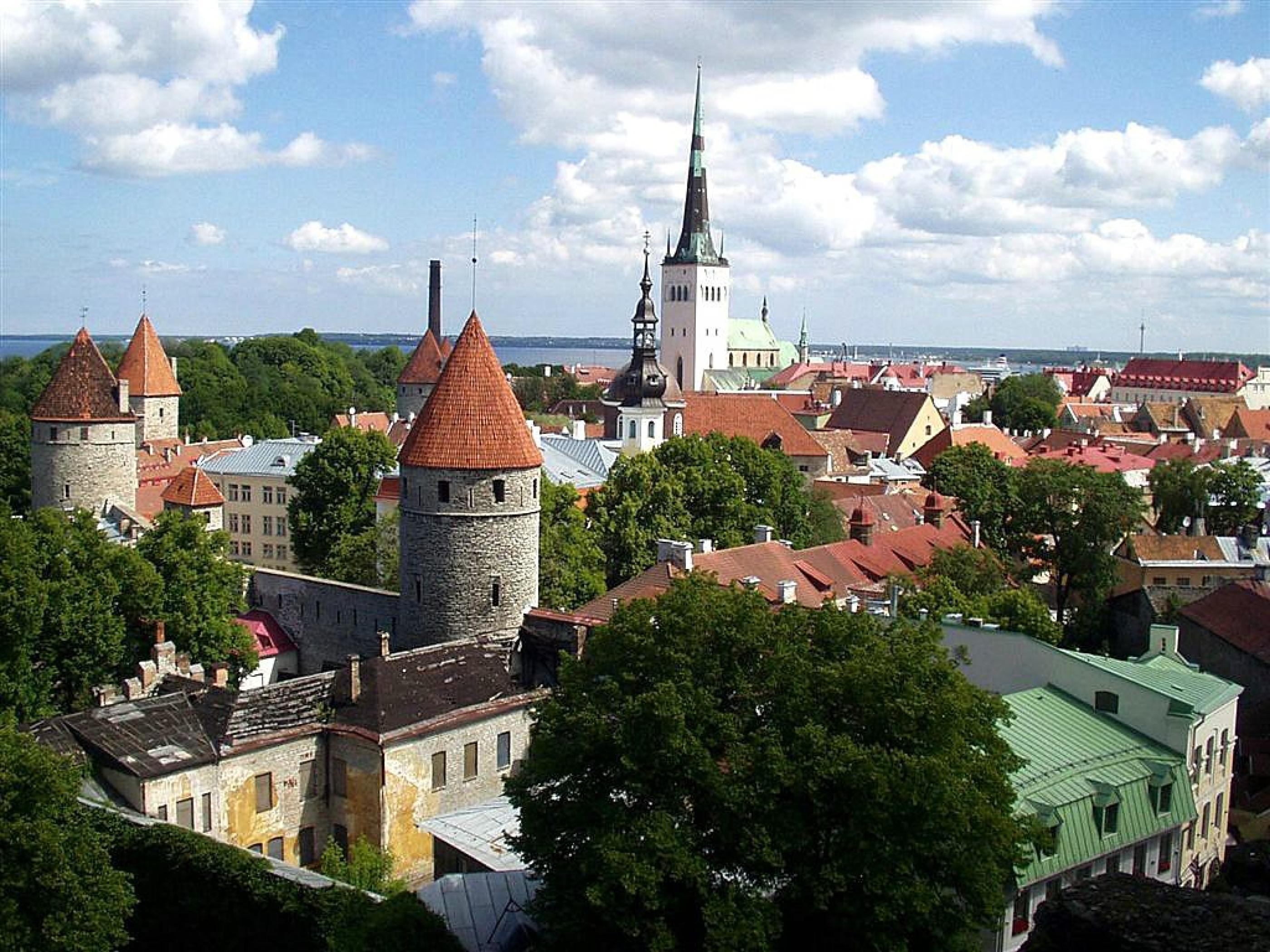 Tallinn Wallpaper IBY8N