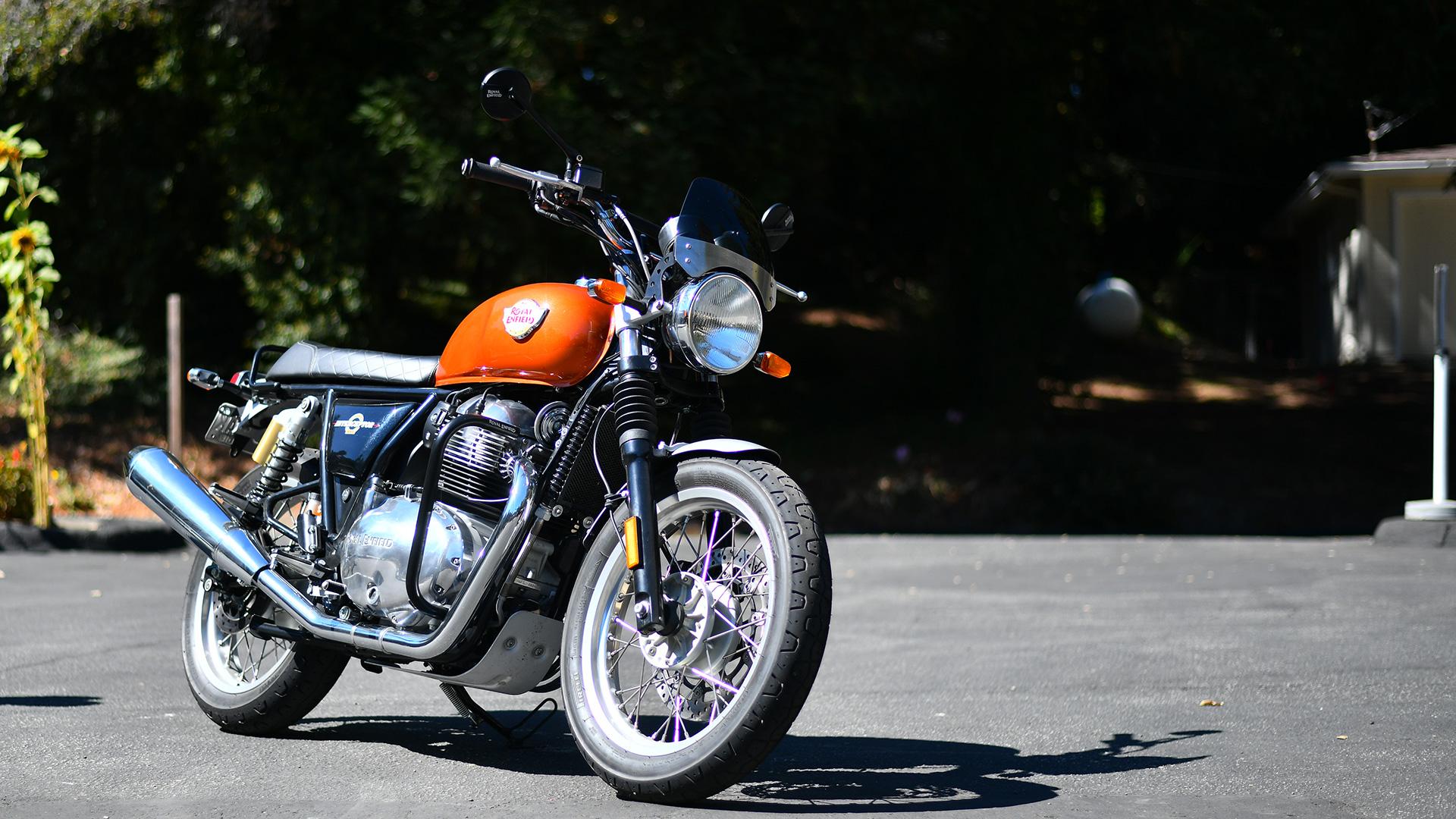Royal Enfield Interceptor 2018 STD, Mileage, Reviews