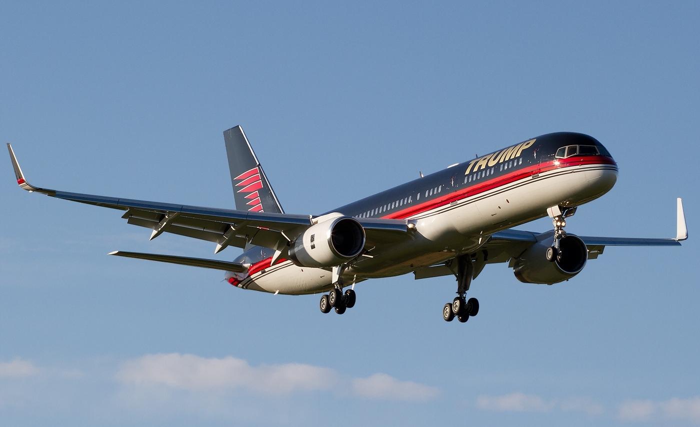 Donald Trump Boeing 757 200 Approaching At Aberdeen Airport
