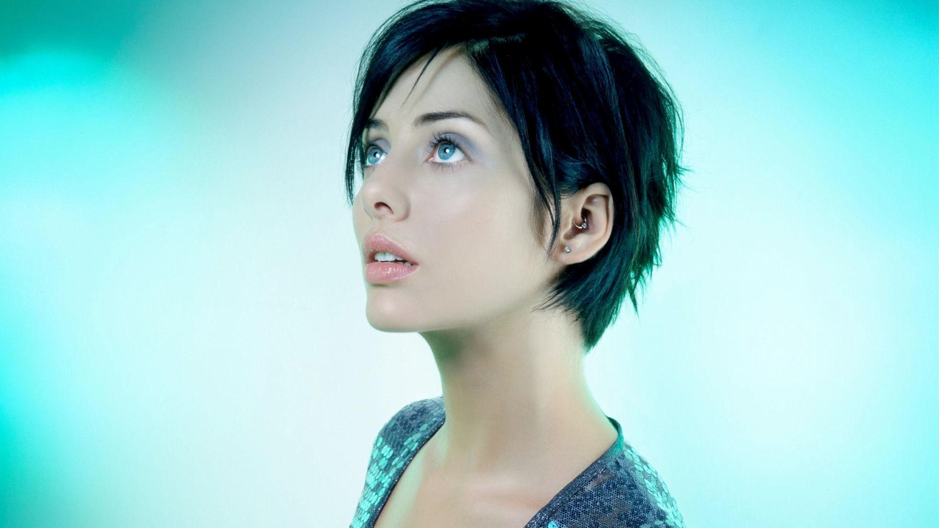 Natalie Imbruglia Wallpaper Image Photo Picture Background