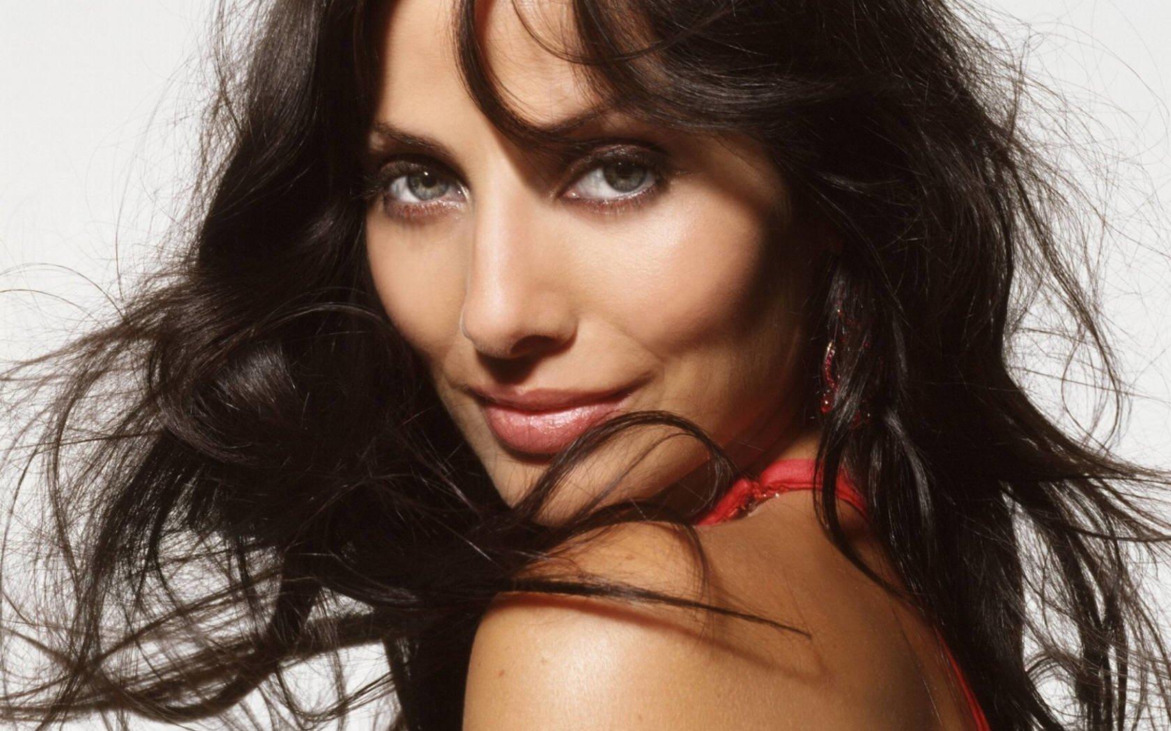 Natalie Imbruglia Wallpaper and Background Imagex1050