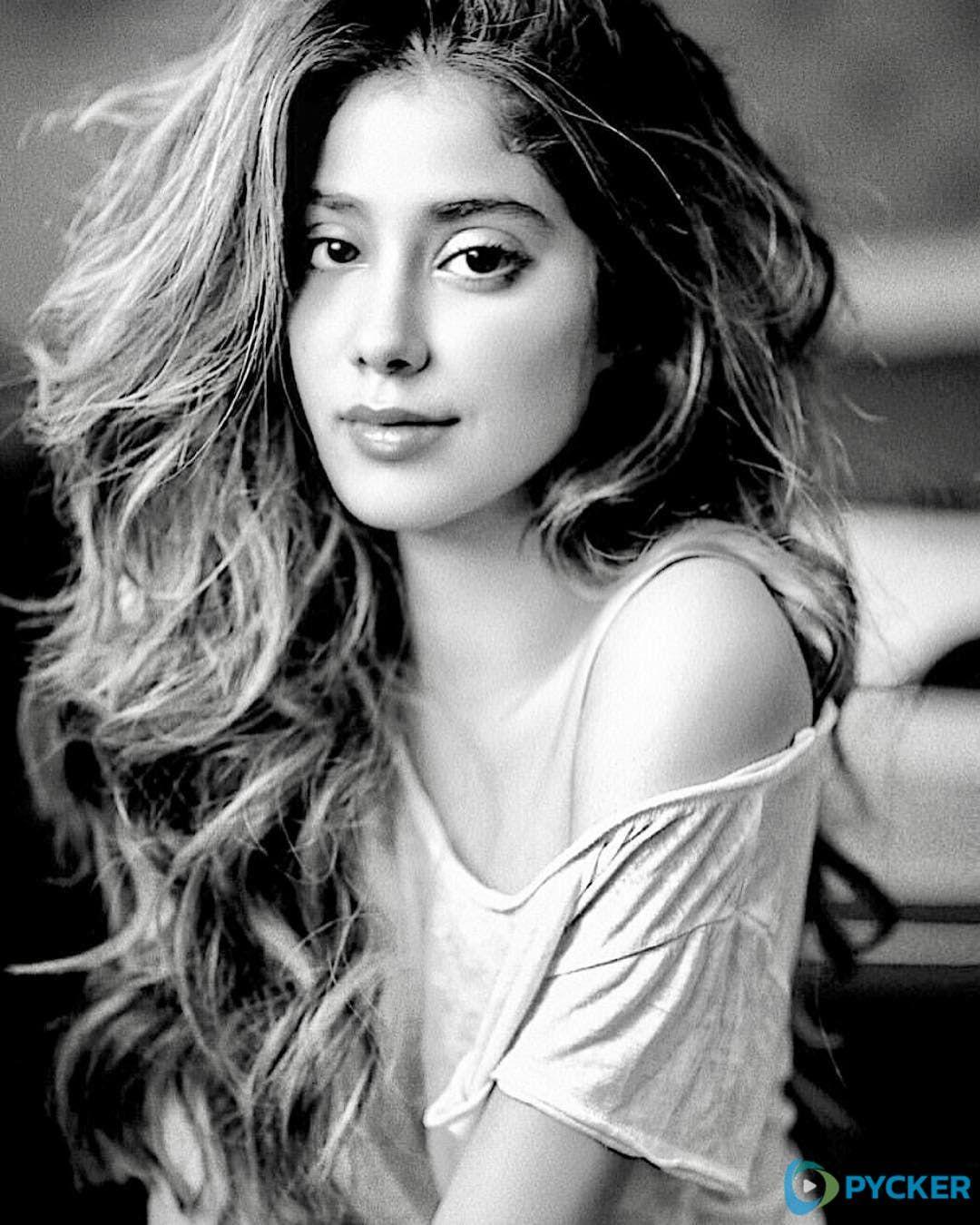 Beautiful And Cute Image Of Jhanvi Kapoor. Bollywood