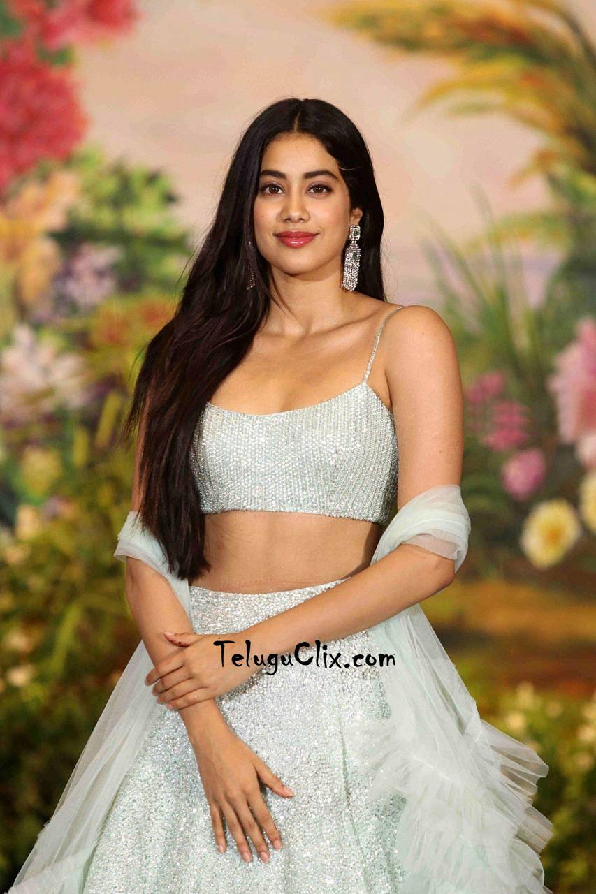 Janhvi Kapoor Wallpaper