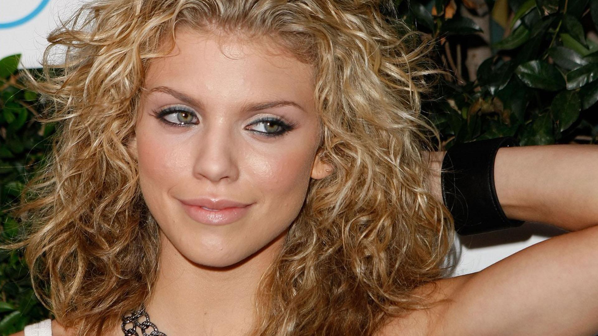 Annalynne Mccord Wallpapers - Wallpaper Cave