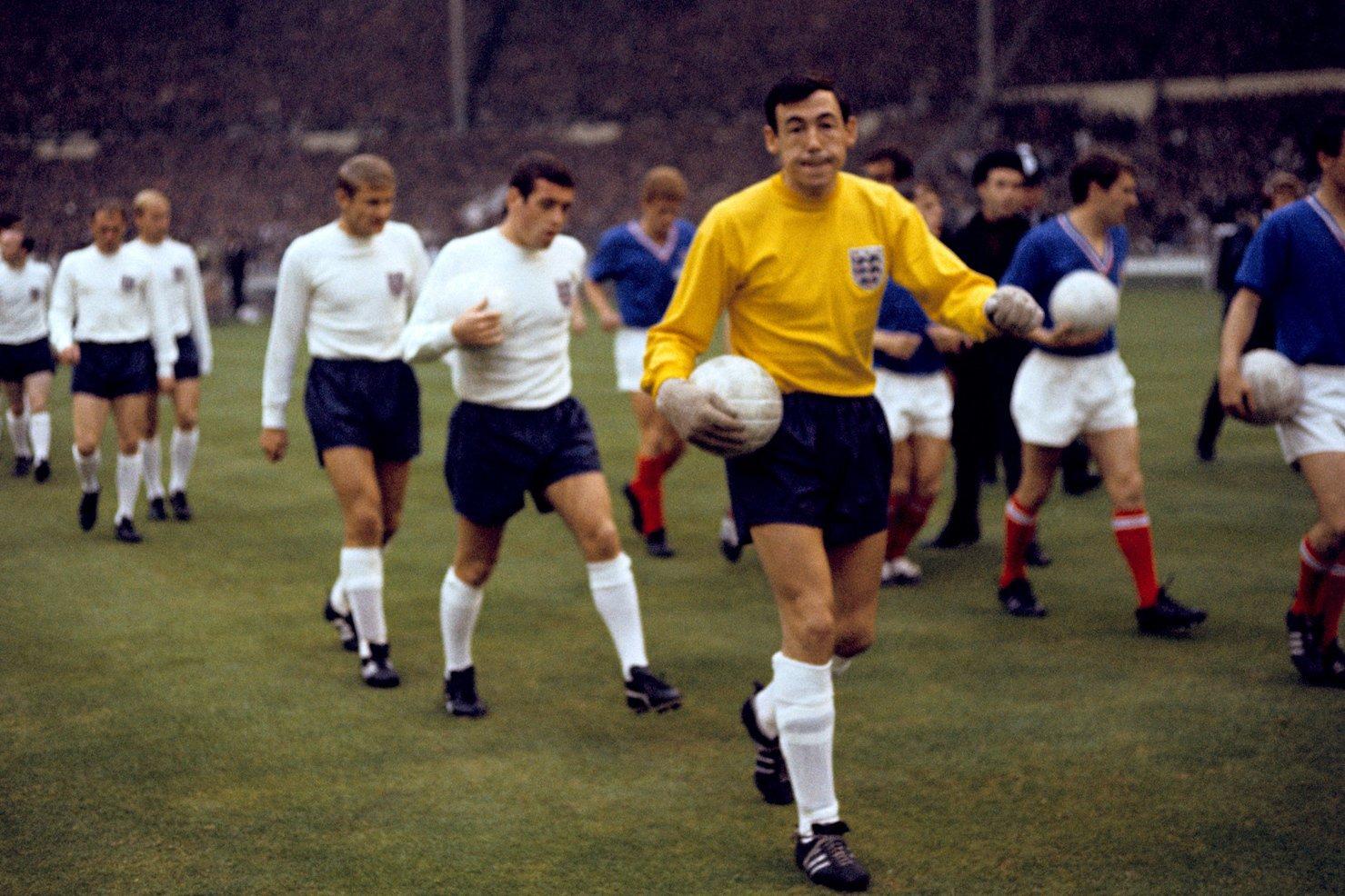 Gordon Banks death: World Cup winning England and Stoke City