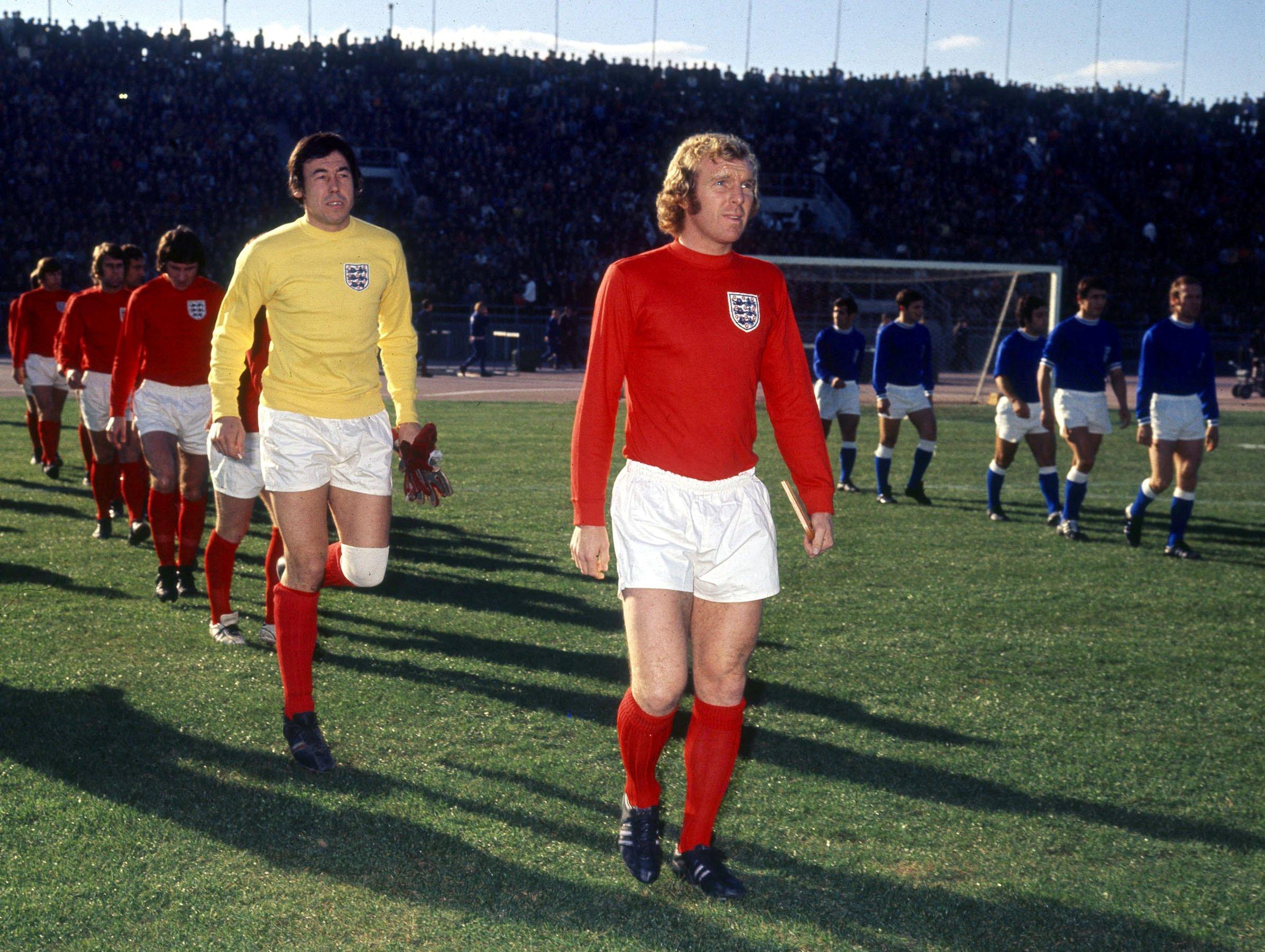 Gordon Banks death: World Cup winning England goalkeeper dies, aged