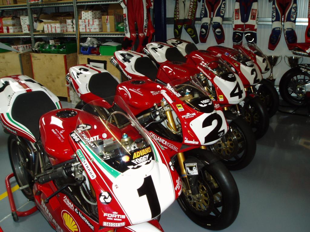 Carl Fogarty's Garage Discussion Discussion Forum