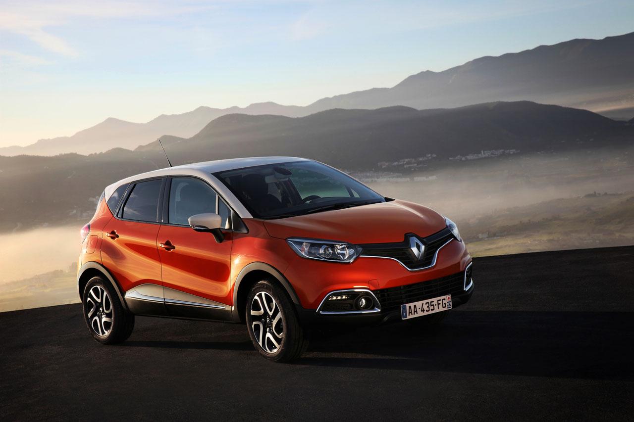Renault Captur wallpaper Power Girl