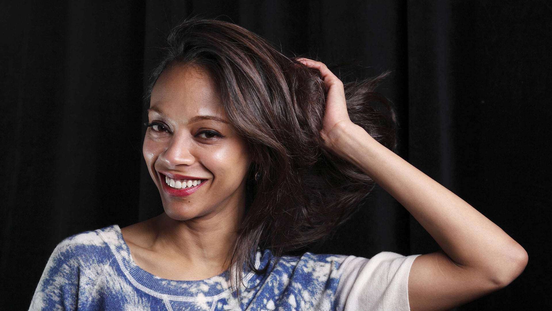Zoe Saldana Desktop Wallpaper