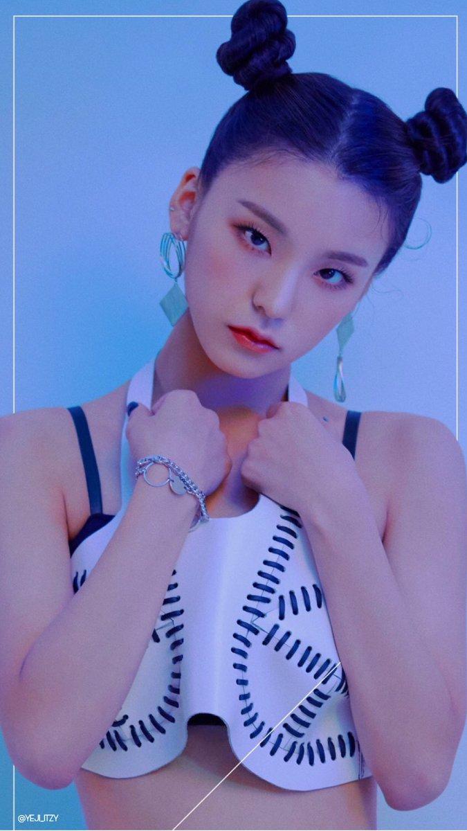 YEJI PICS Yeji Wallpaper????Hope you like it