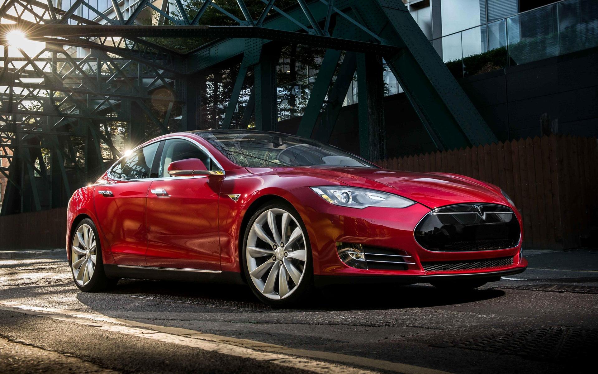 Tesla Model S and HD Image
