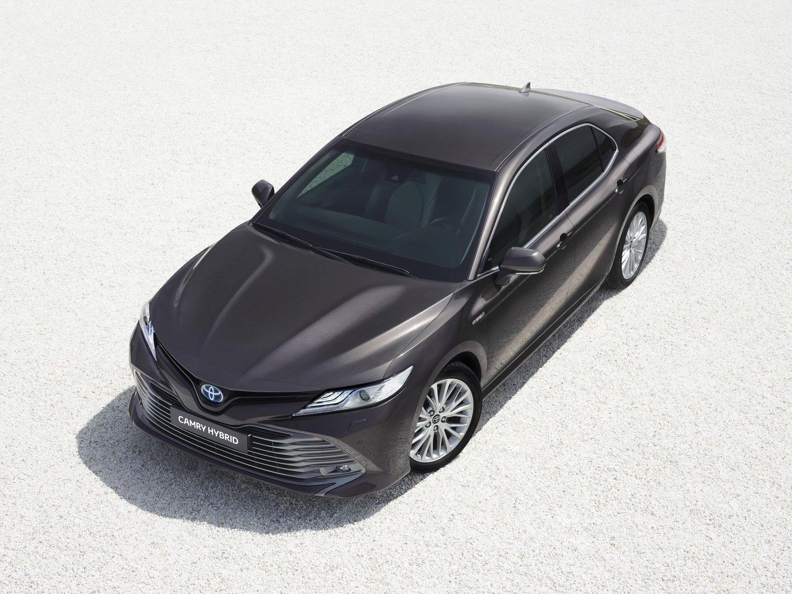 Toyota Camry Hybrid Announces It's Ready For Europe At 2018