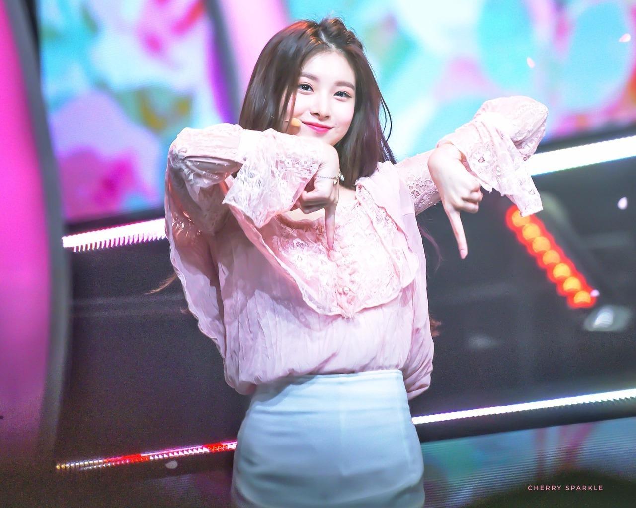 Wang Yiren Image KPOP Image Board