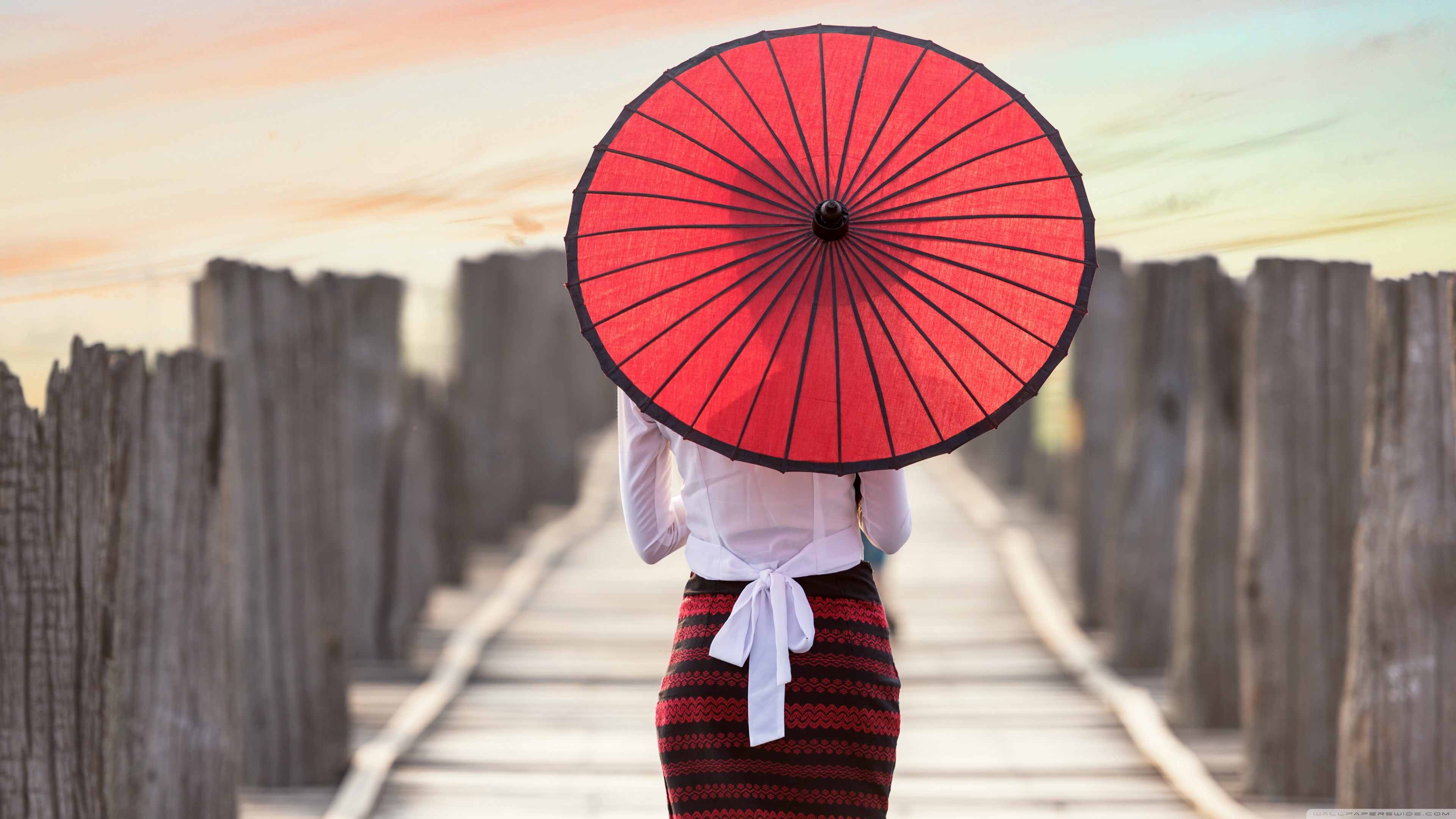 Girl Under An Oil Paper Umbrella ❤ 4K HD Desktop Wallpaper For 4K