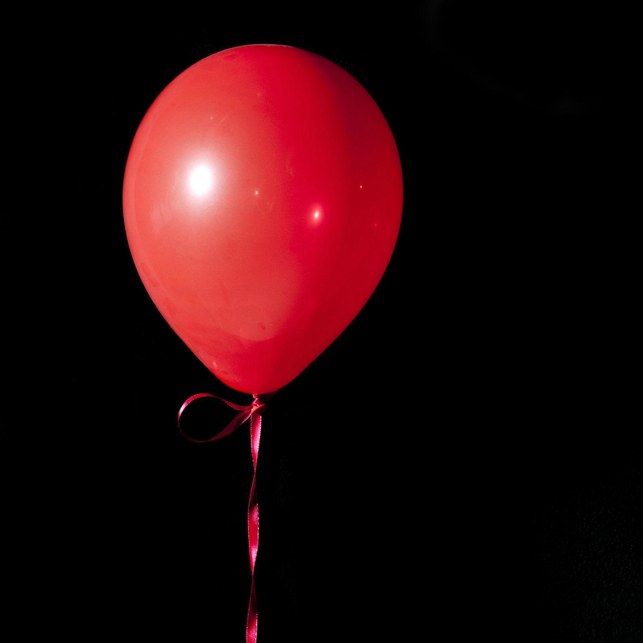 Helium Red Ballon to see more fantastic Balck & Red wallpaper
