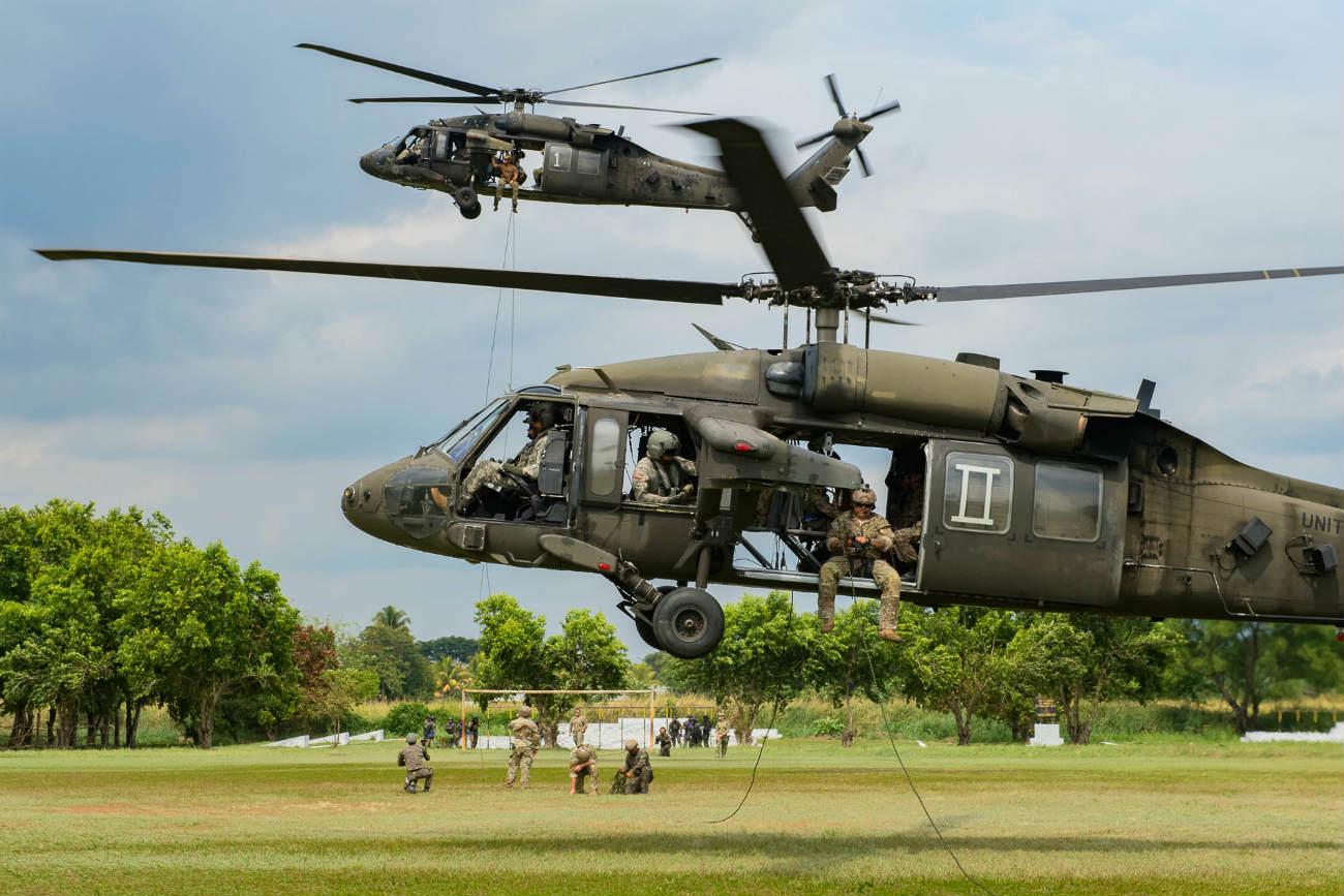 Sikorsky UH 60 Black Hawk Military Helicopter