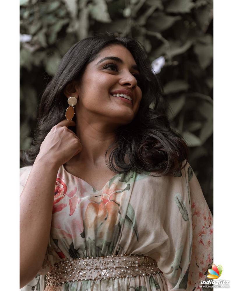 Nivetha Thomas Photo Actress photo, image, gallery
