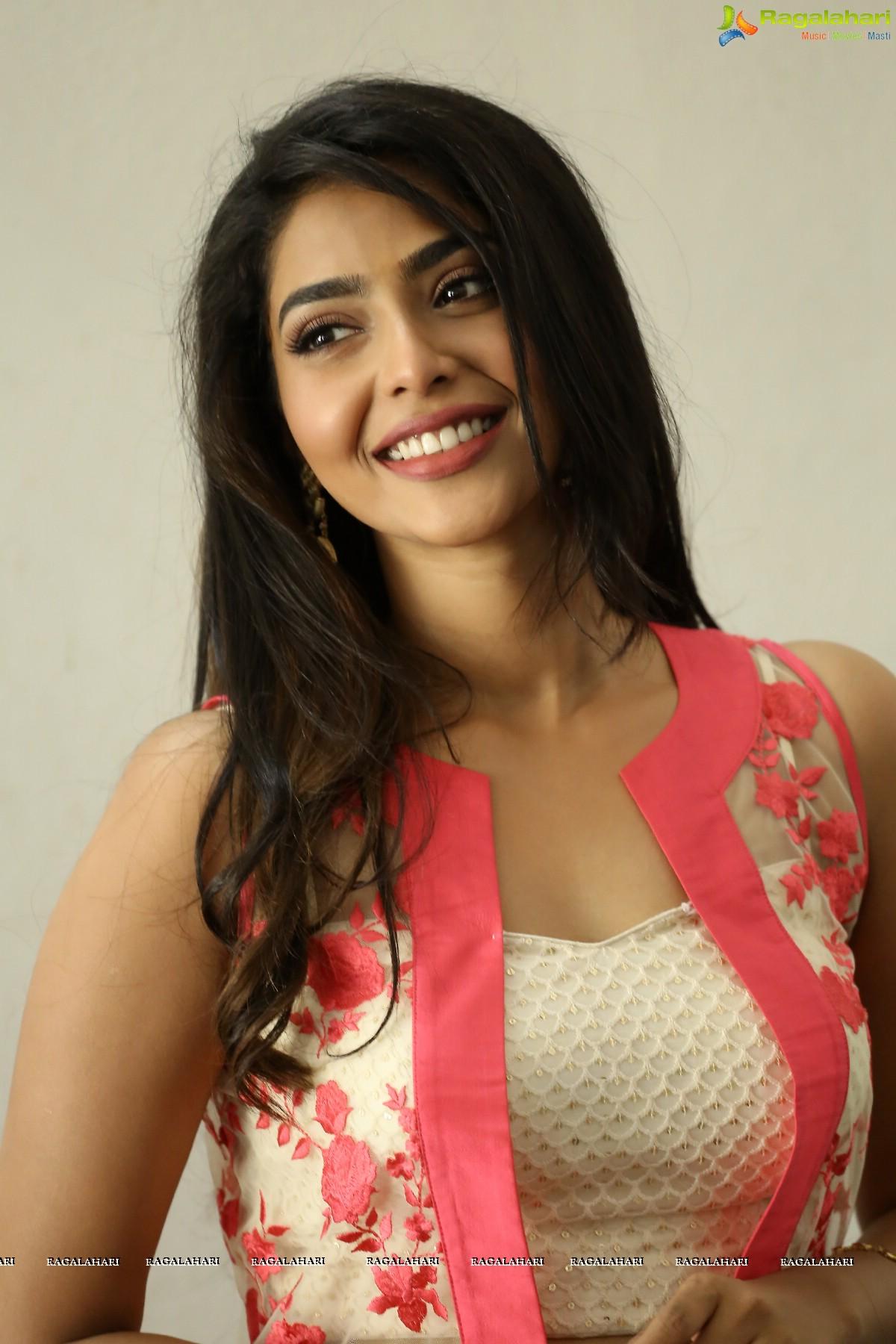 Aishwarya Lekshmi Wallpapers - Wallpaper Cave