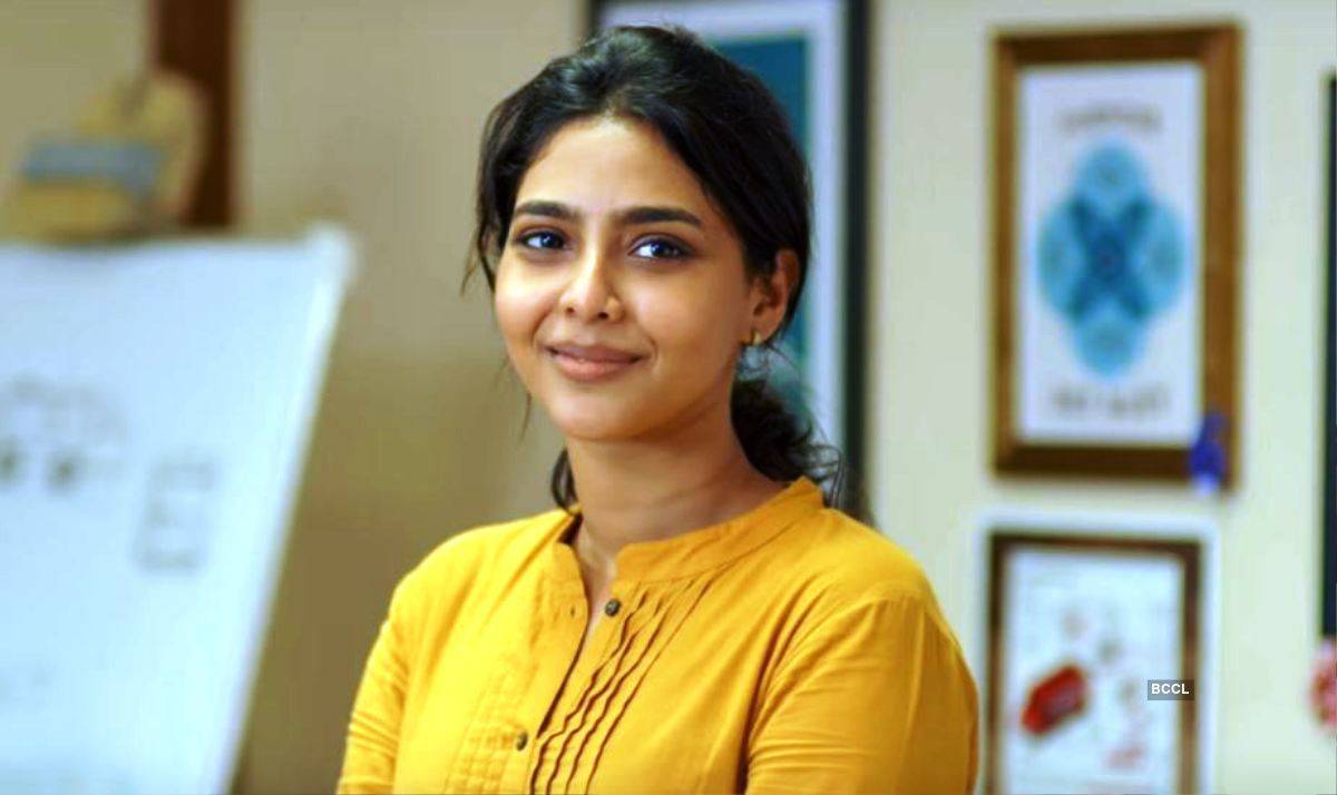 Vijay Superum Pournamiyum Movie Photo. Vijay Superum Pournamiyum