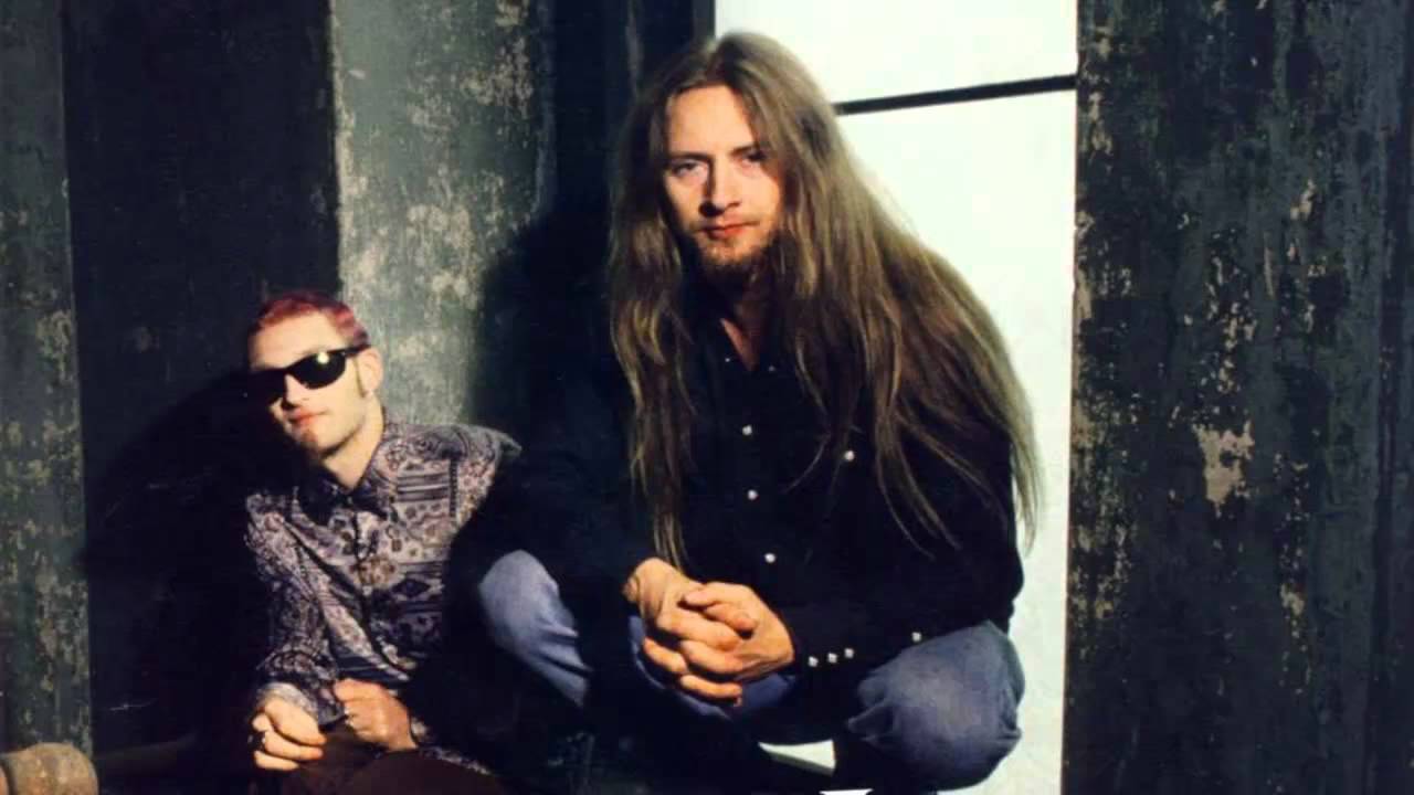 All about Jerry Cantrell Risks Life With Layne Staley Amp Dave