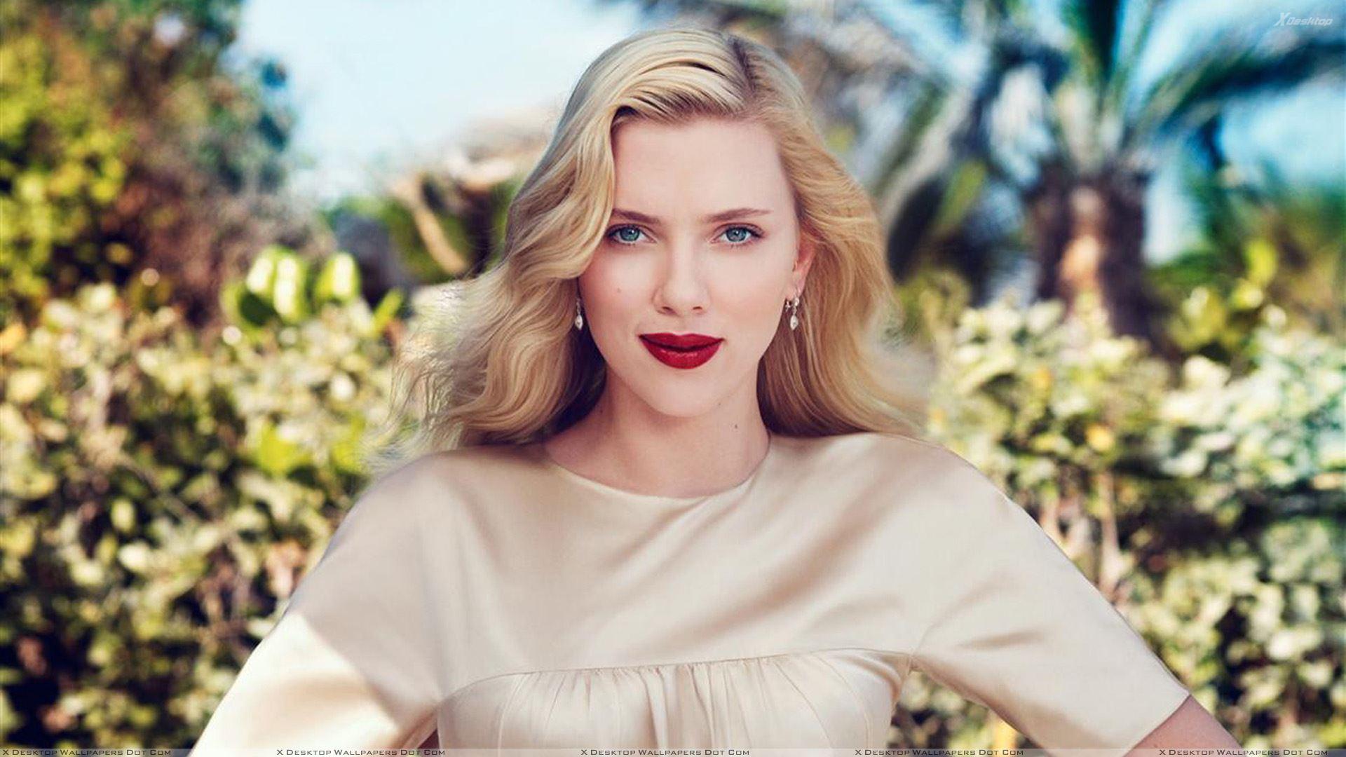 Scarlett Johansson Cute Eyes Front Pose At Craig McDean Photohoot