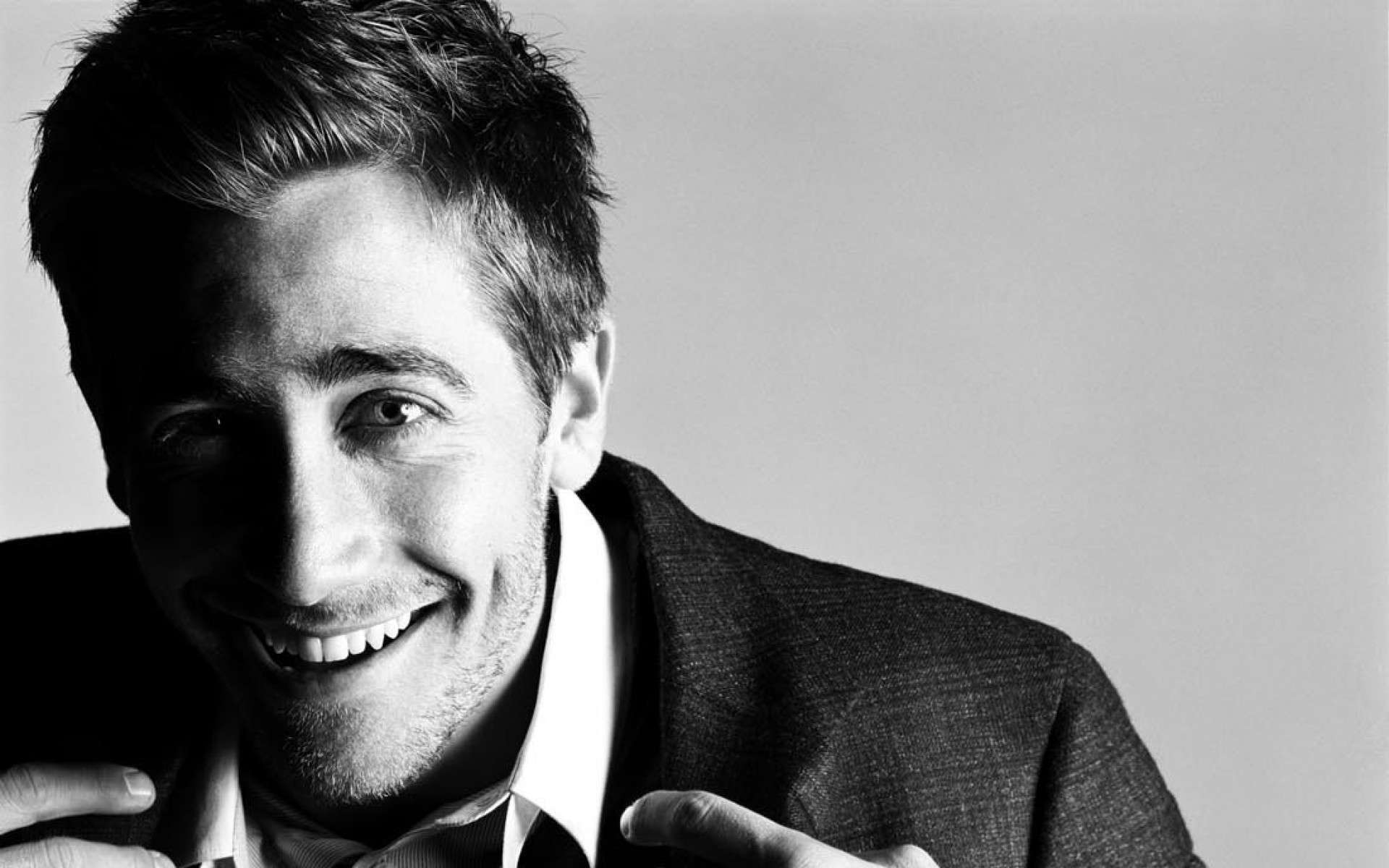 Monochrome Jake Gyllenhaal Wallpaper 67018 1920x1200px