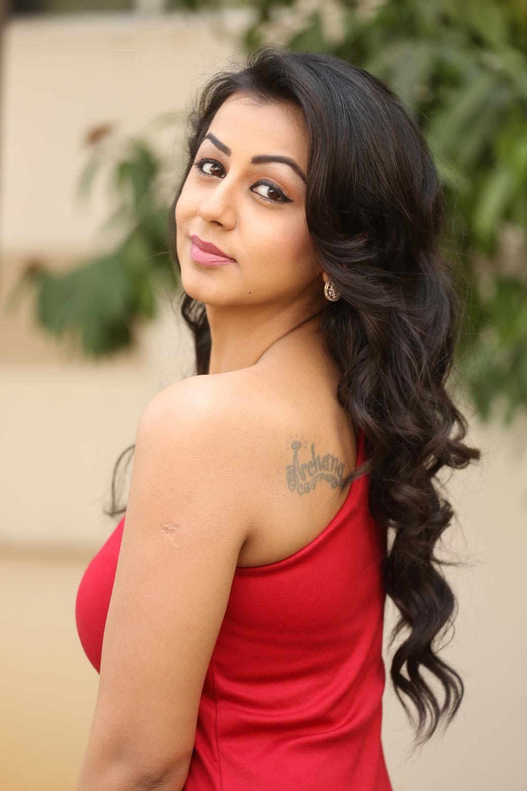 Nikki Galrani Best Photo And Wallpaper Collection