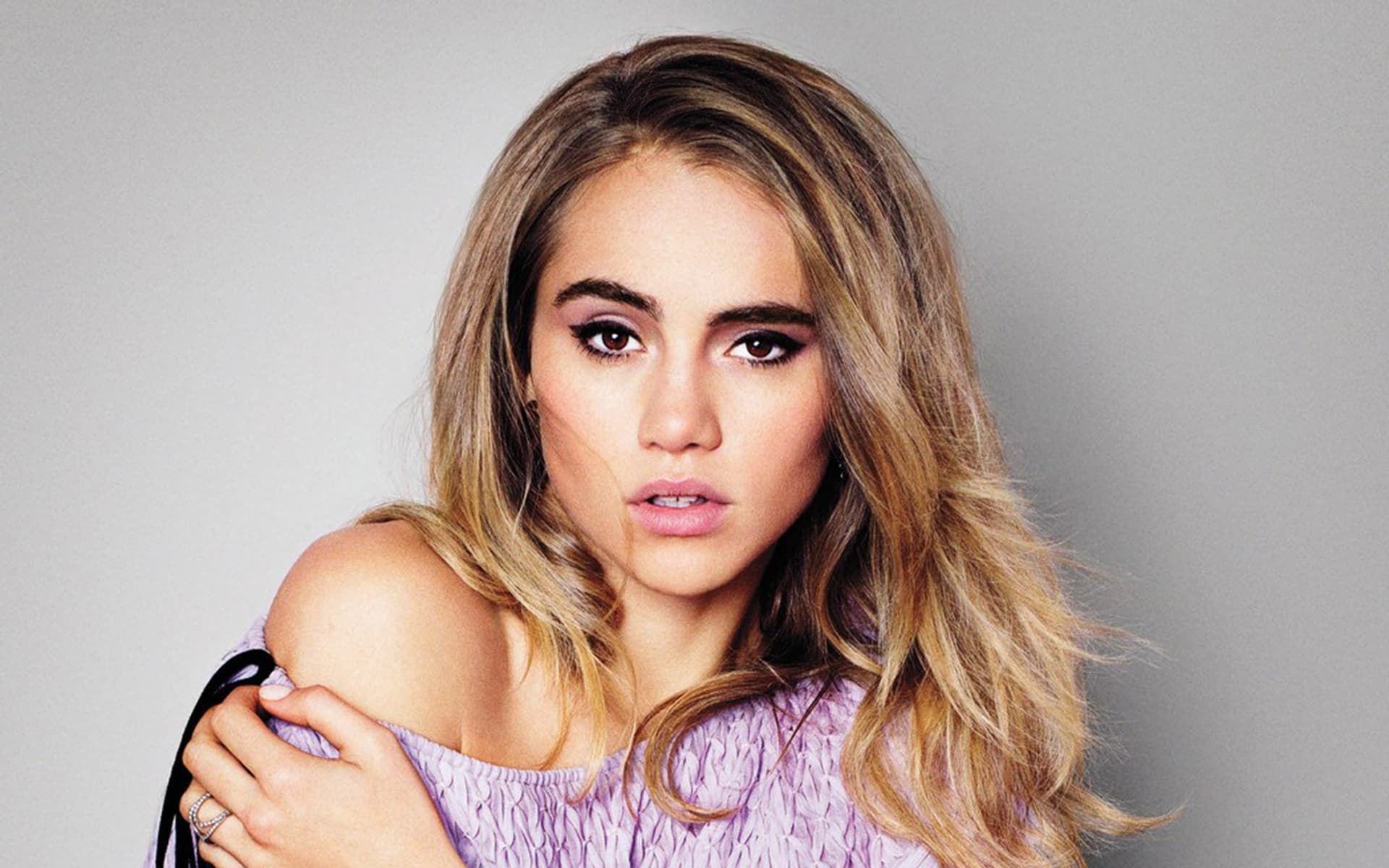 Suki Waterhouse