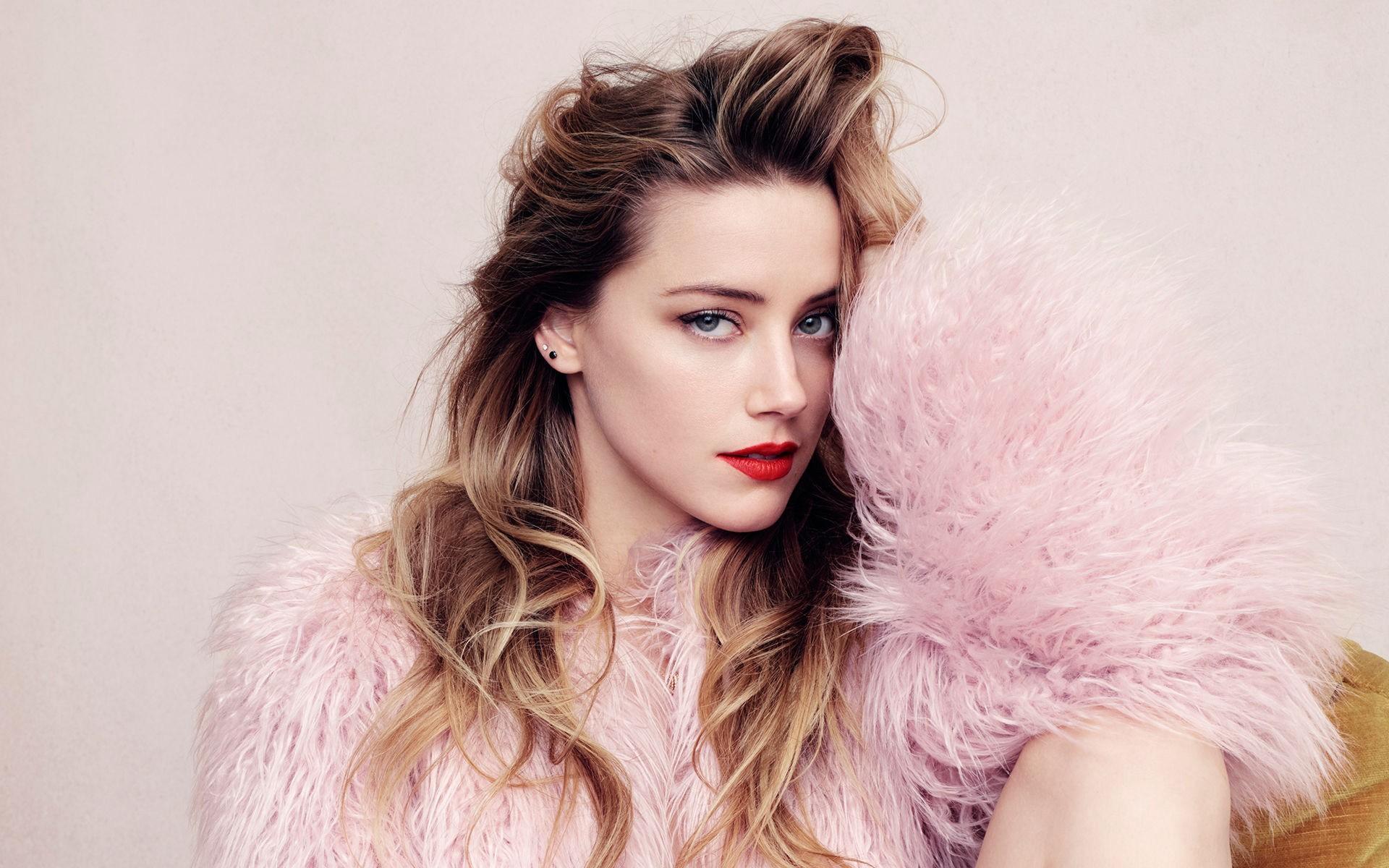 Amber Heard Wallpaper (+10)