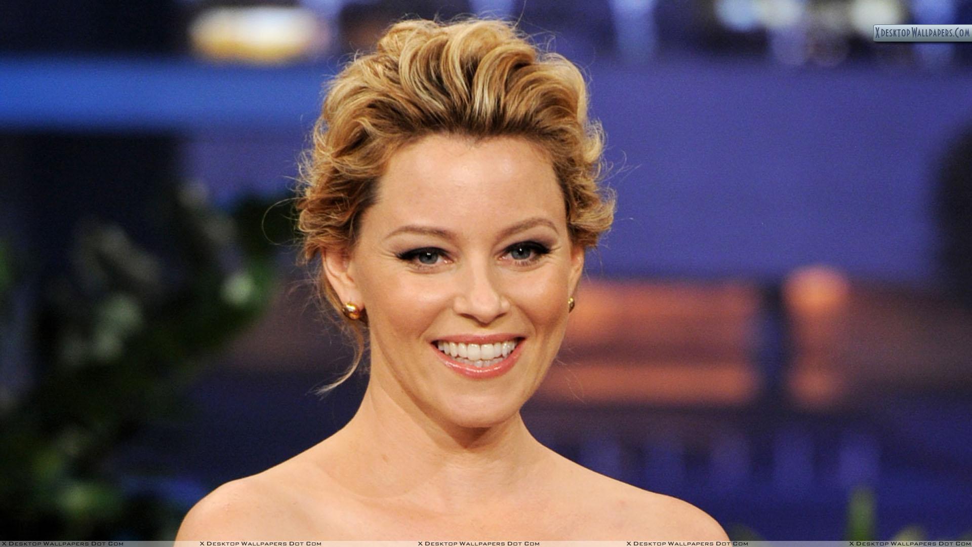 Elizabeth Banks Laughing And Open Mouth Face Closeup Wallpaper