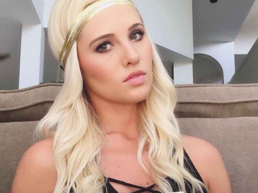 Woman Who Threw Drink At Tomi Lahren Gets Banned From Restaurant