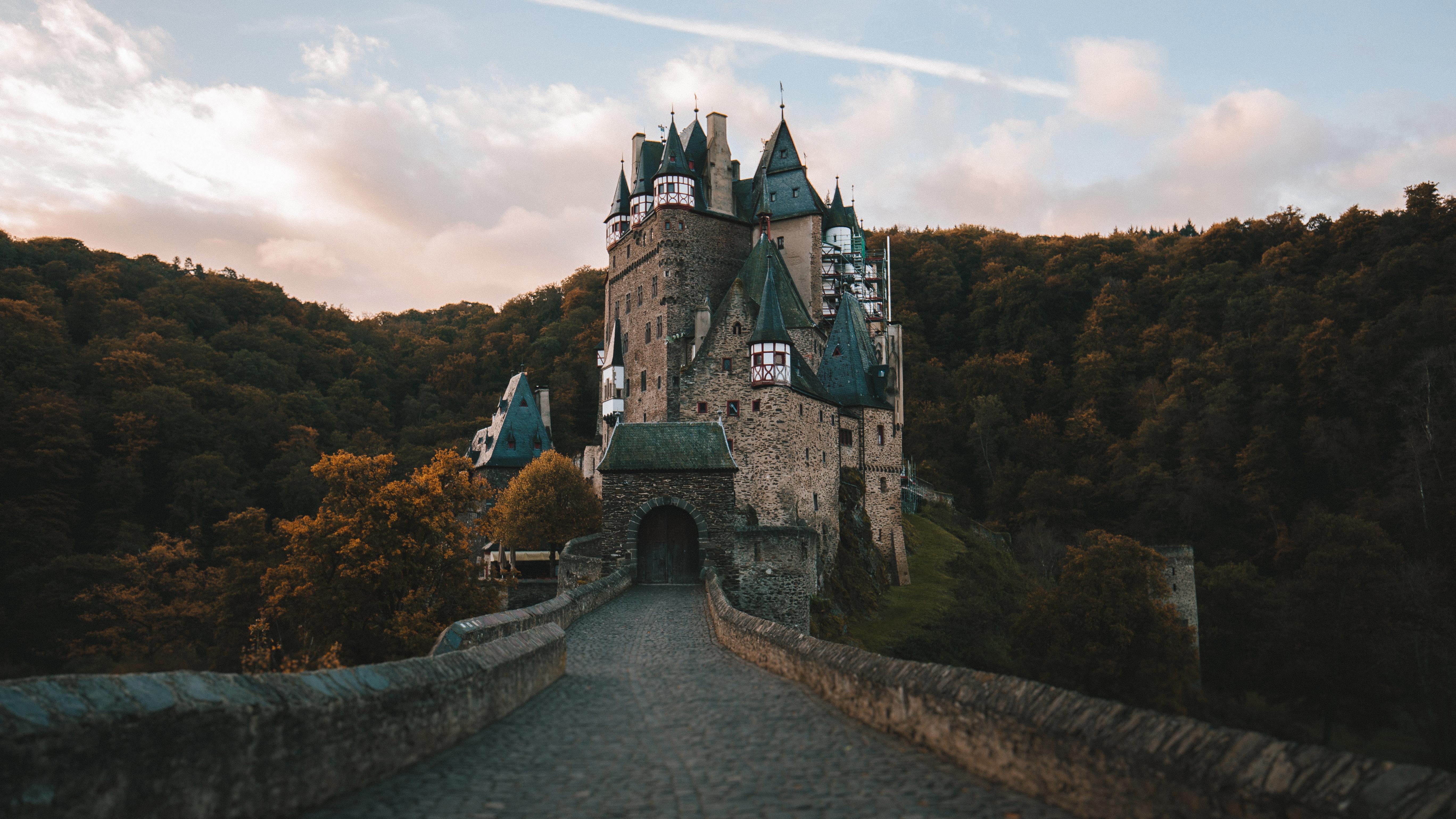 Eltz Castle, Germany [5472 x 3078] (16:9)